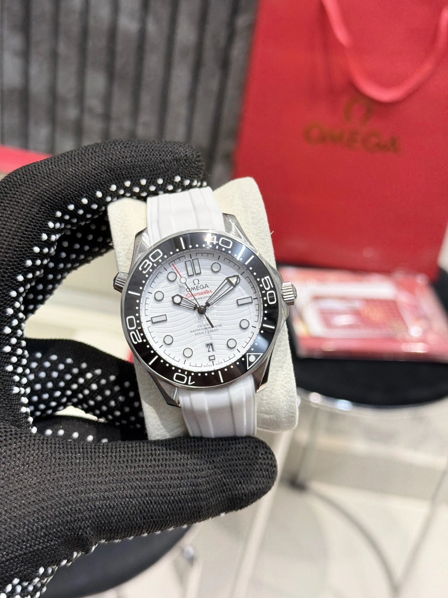 Omega Seaster Diver 300M White Black