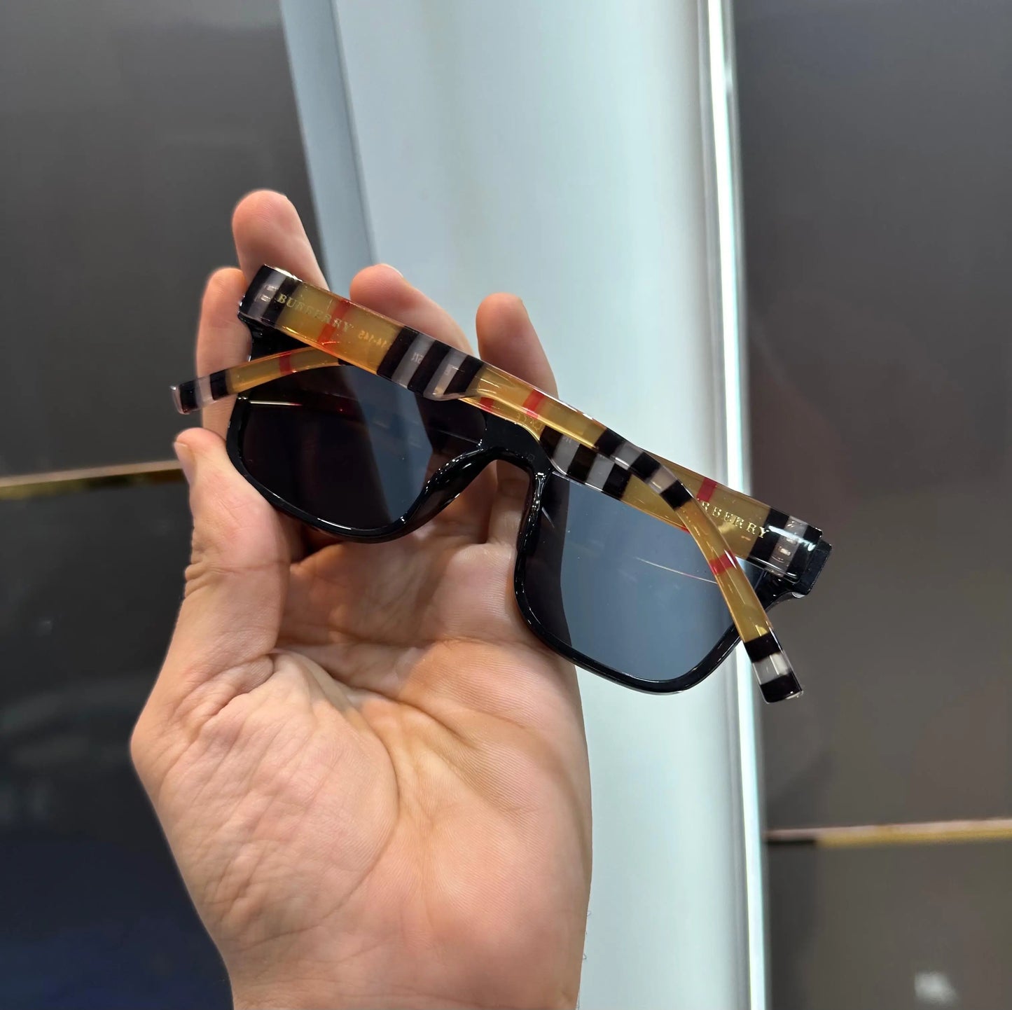 Burberr y Logo Stick Black Premium Shades 4395
