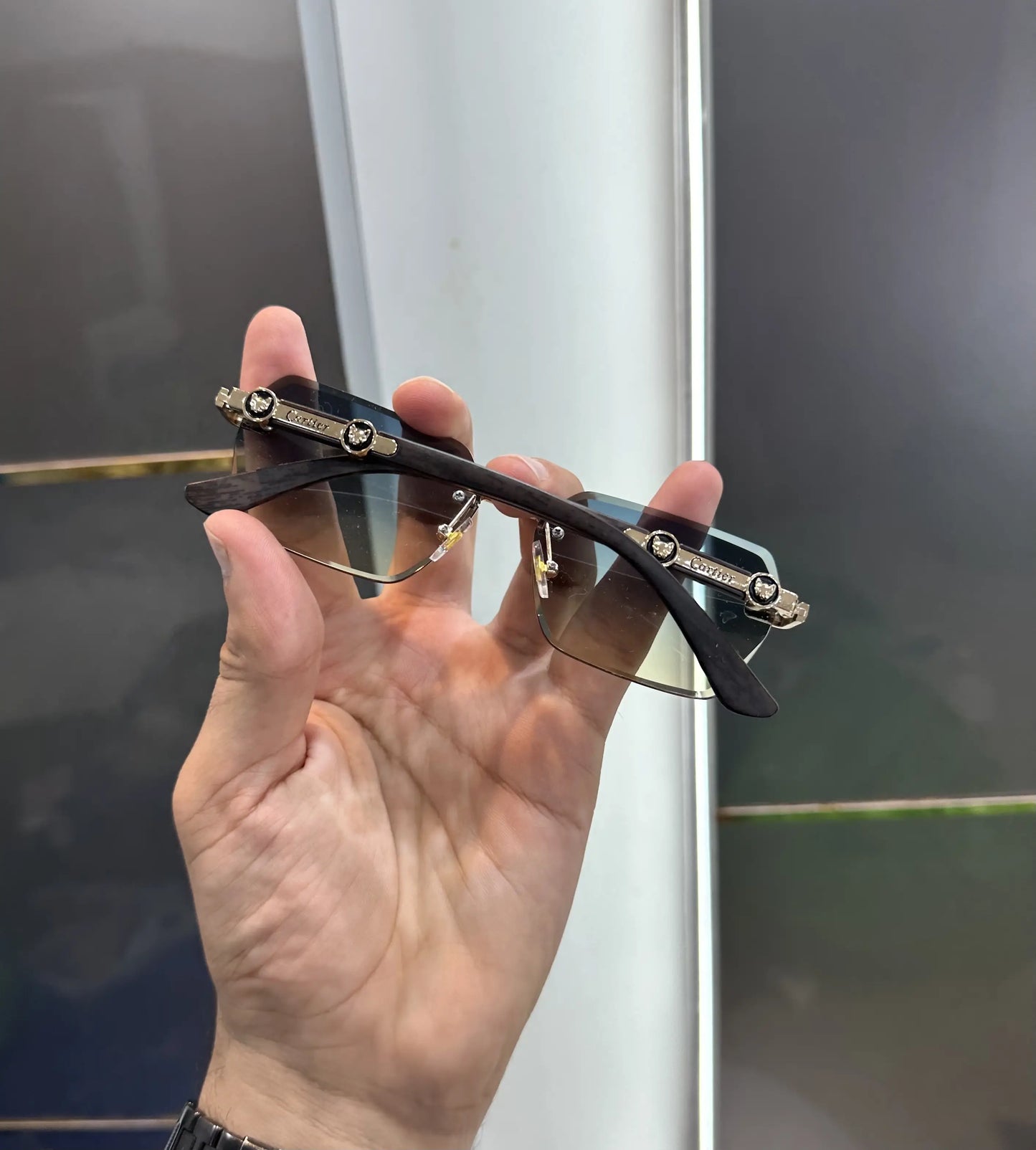 Cartie r Gold Multi Premium Shades 021