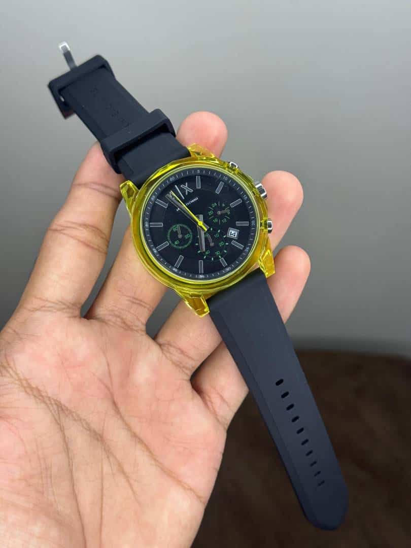 Arman i Exchang e Black-Neon Chronograph Premium Watch