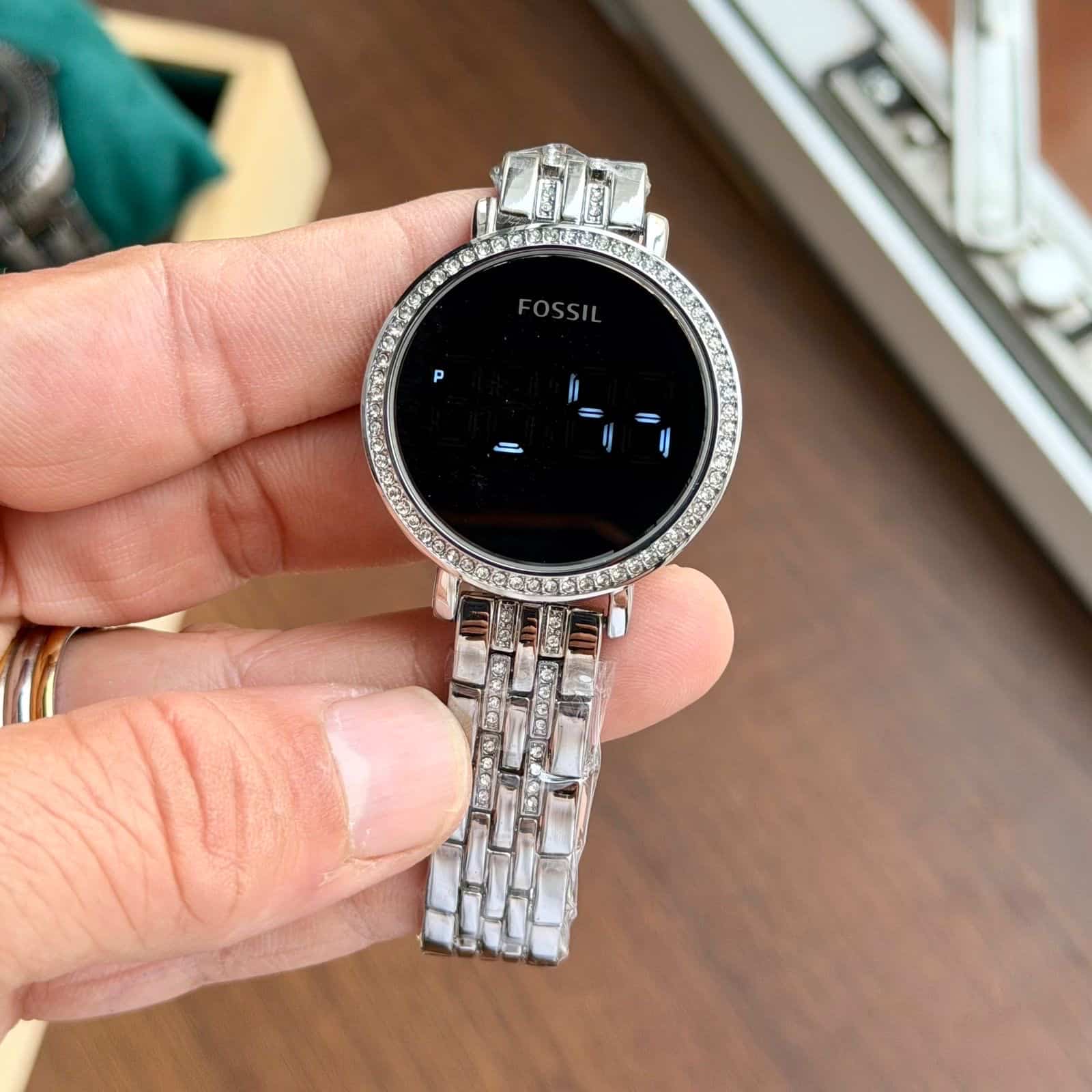 FOSSIL_LADIES_DIGITAL-SILVER-BLACK