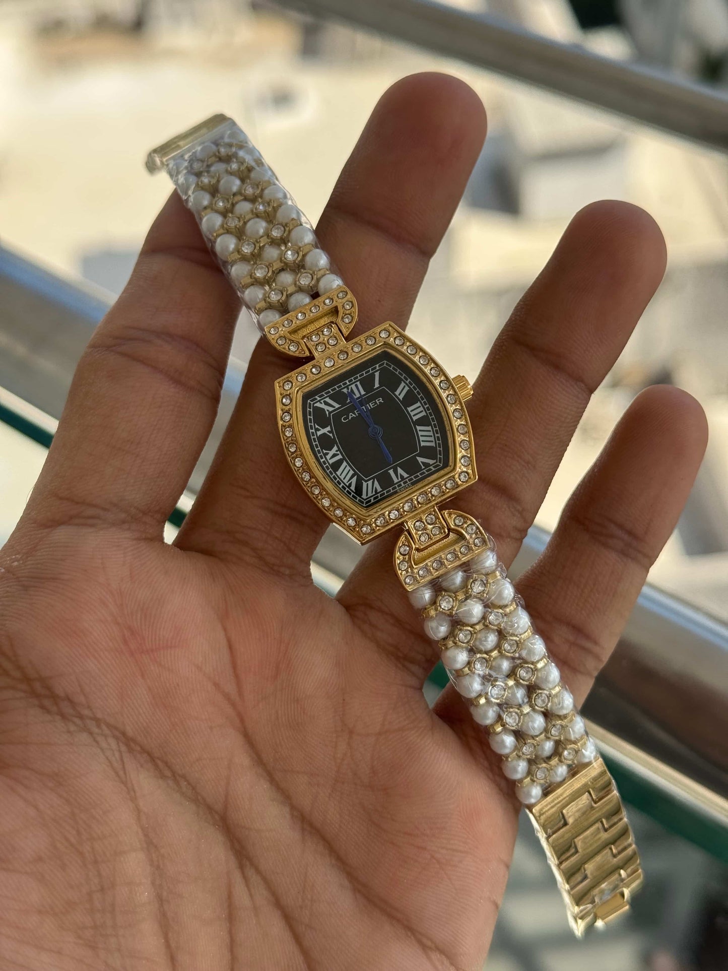 Cartie r Pearls Gold Black Premium Watch