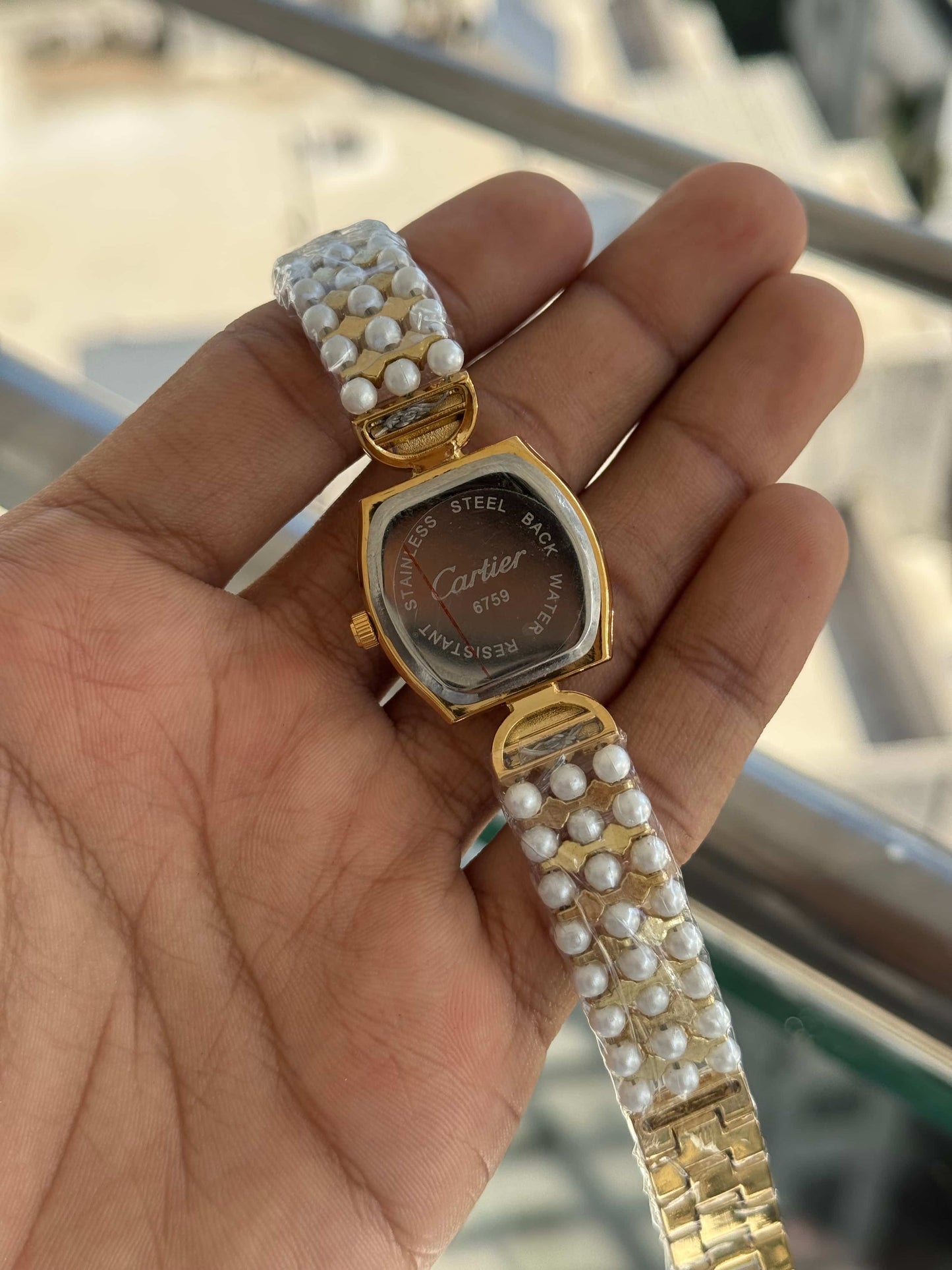 Cartie r Pearls Gold Black Premium Watch