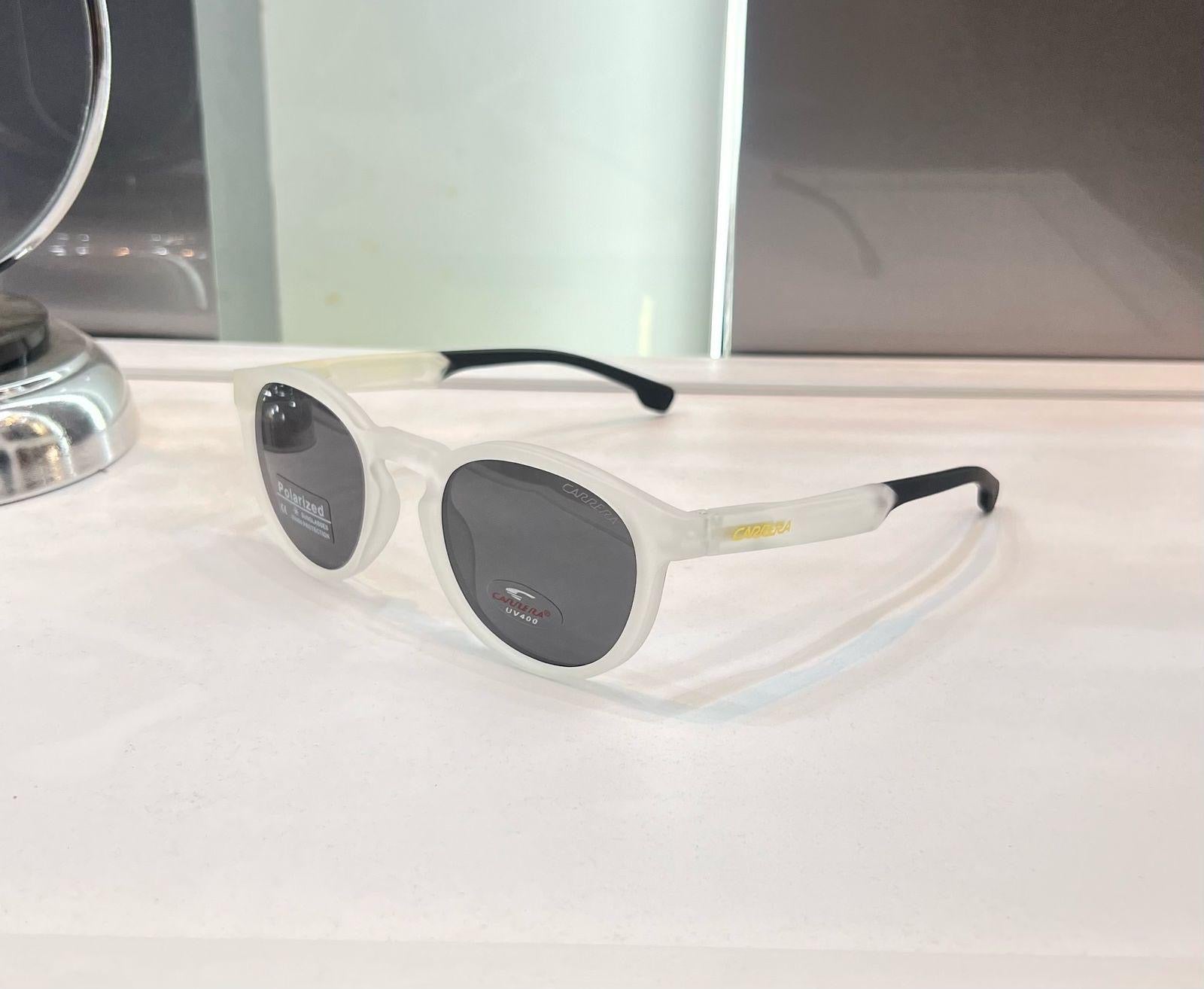 Carrer a White Black Premium Shades 3354