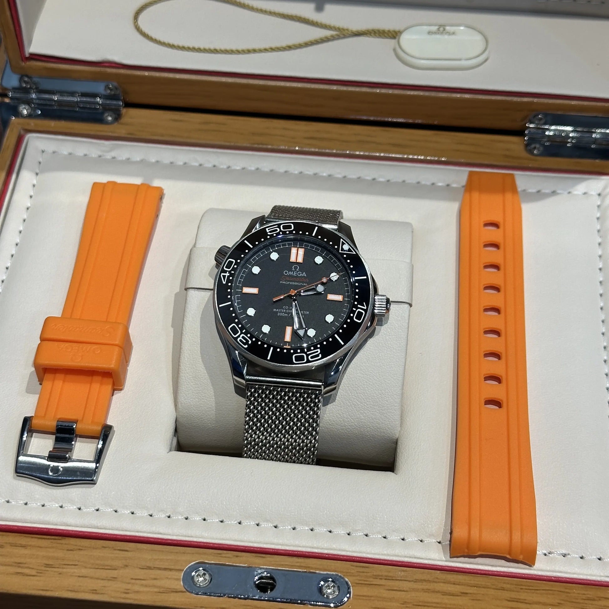 omega Seamaster 300m With EXtra Strap