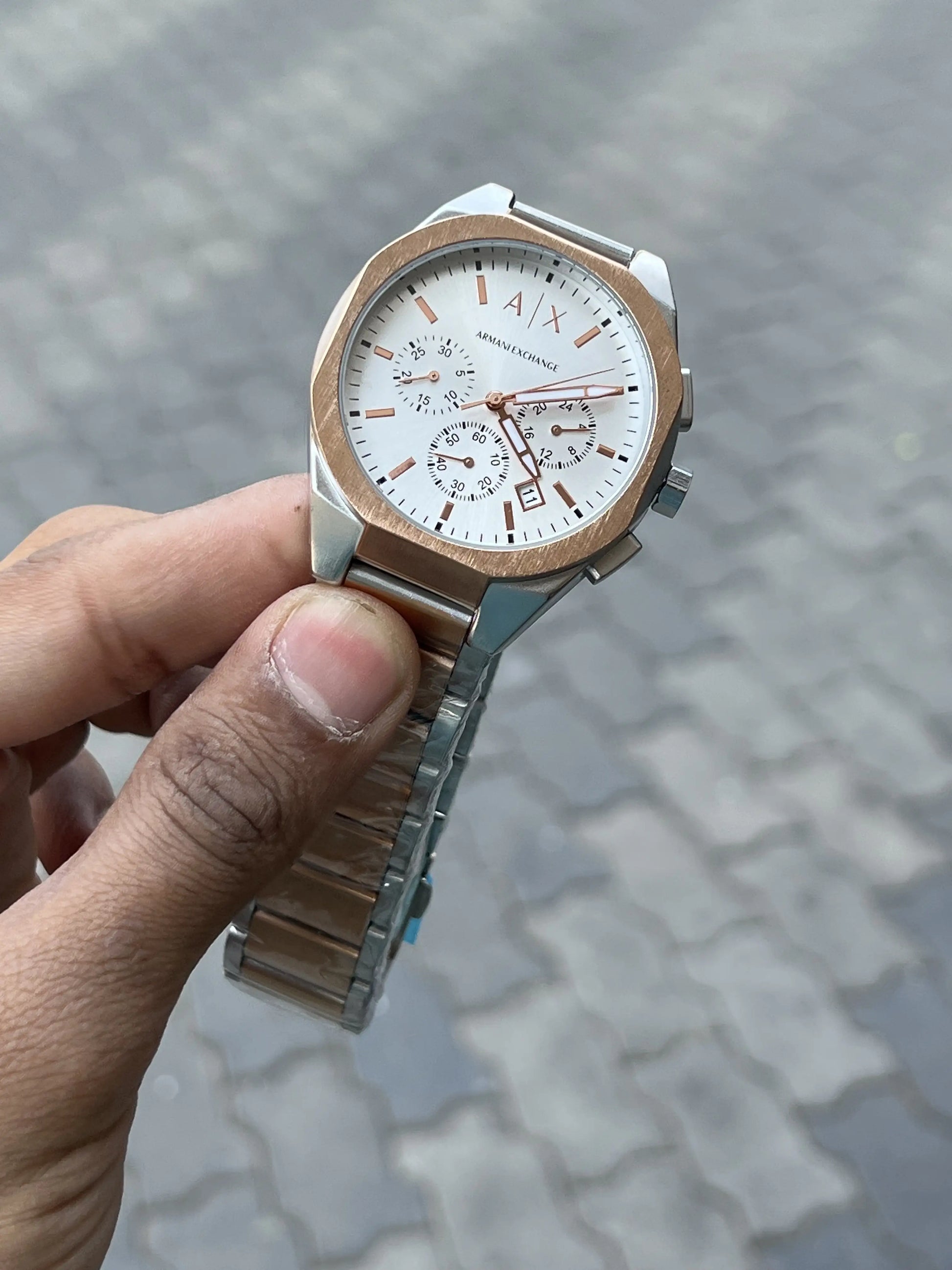 Arman_I Exchange Two Tone White