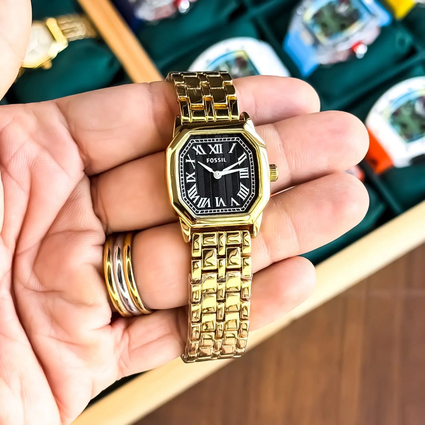 FOSSIL_LADIES_GOLD_BLACK