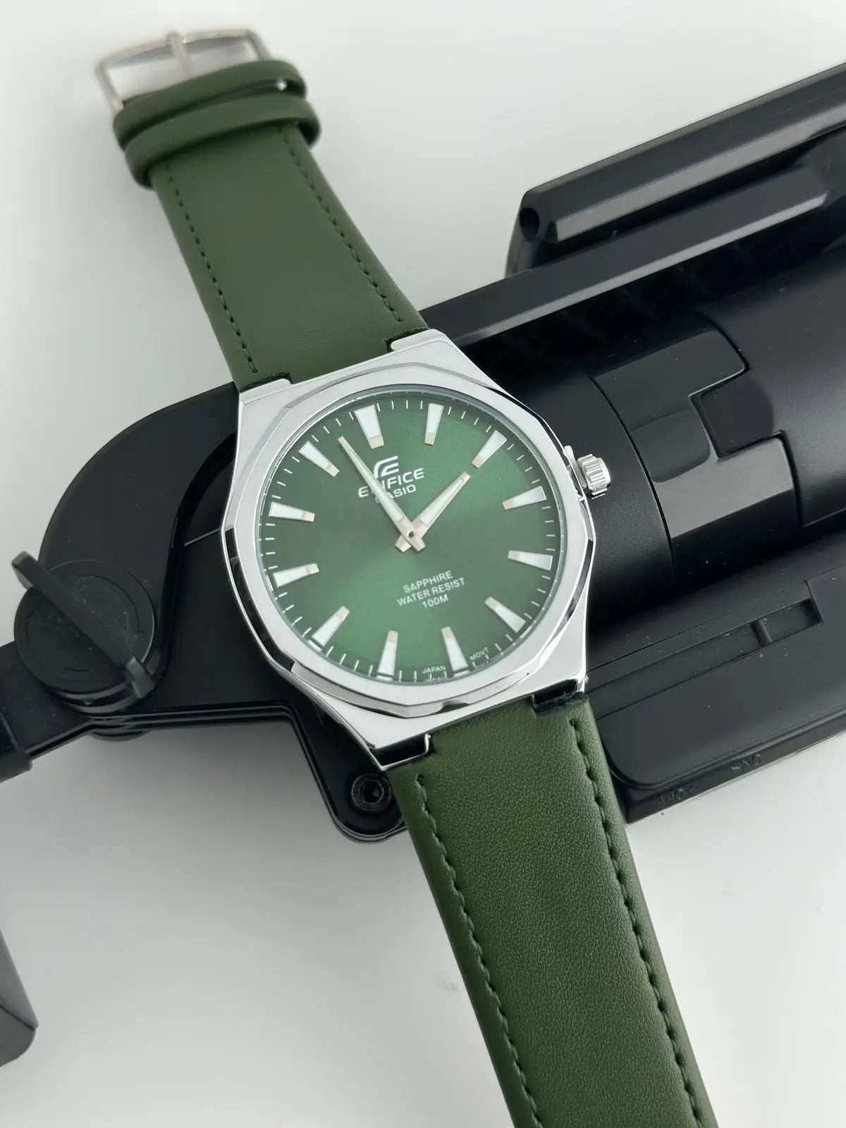 EDIFICE SLIM