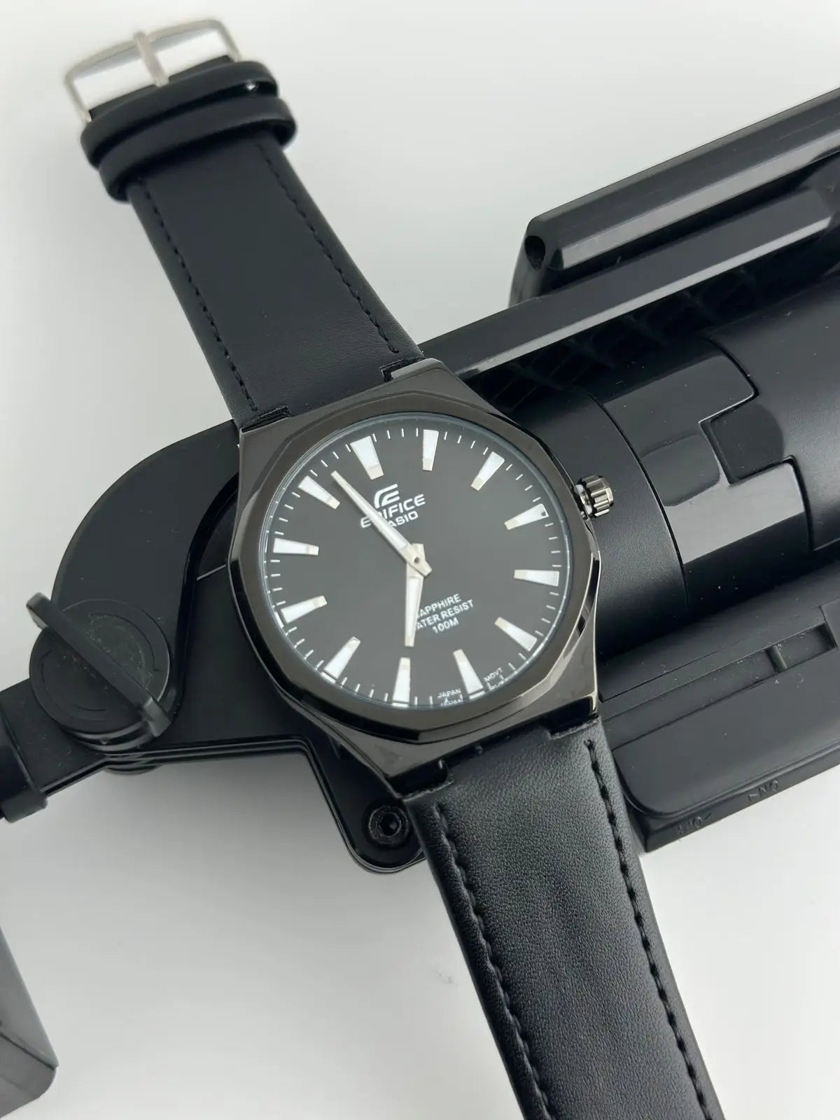 EDIFICE SLIM