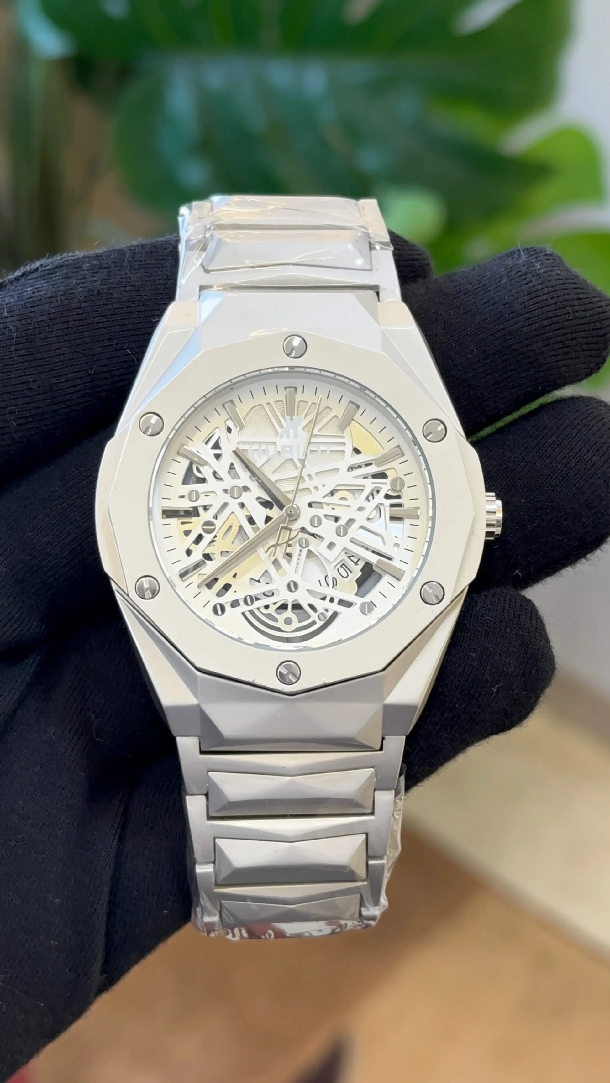 HUBLOT Tourbillon diamond cut chain