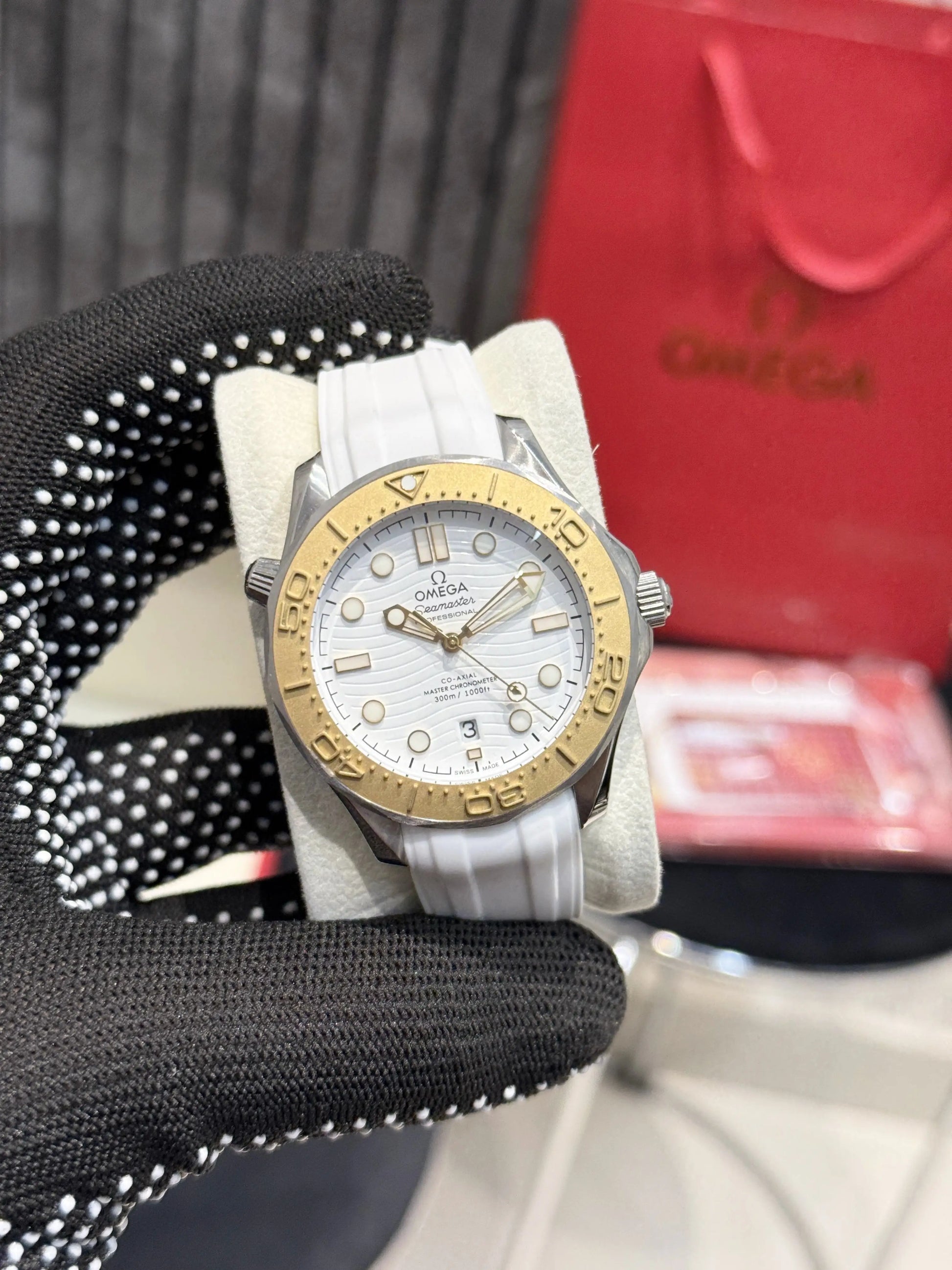 Omega Seamster Diver 300M White Gold