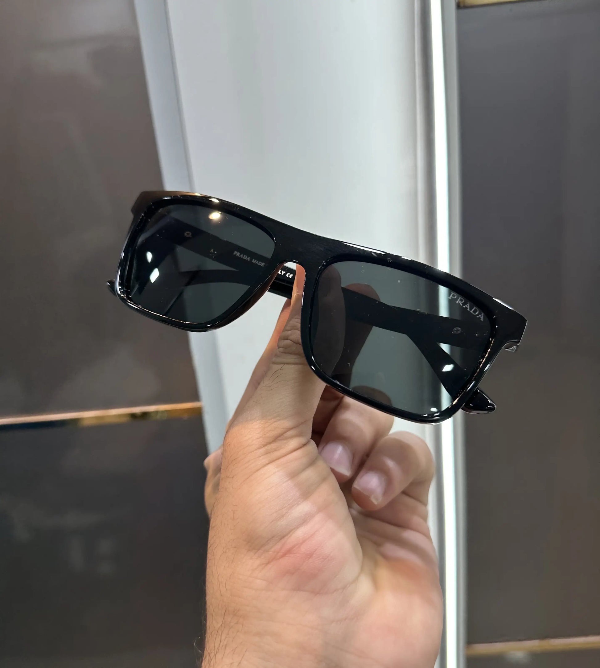 Prad a All Black Premium Shades 2031