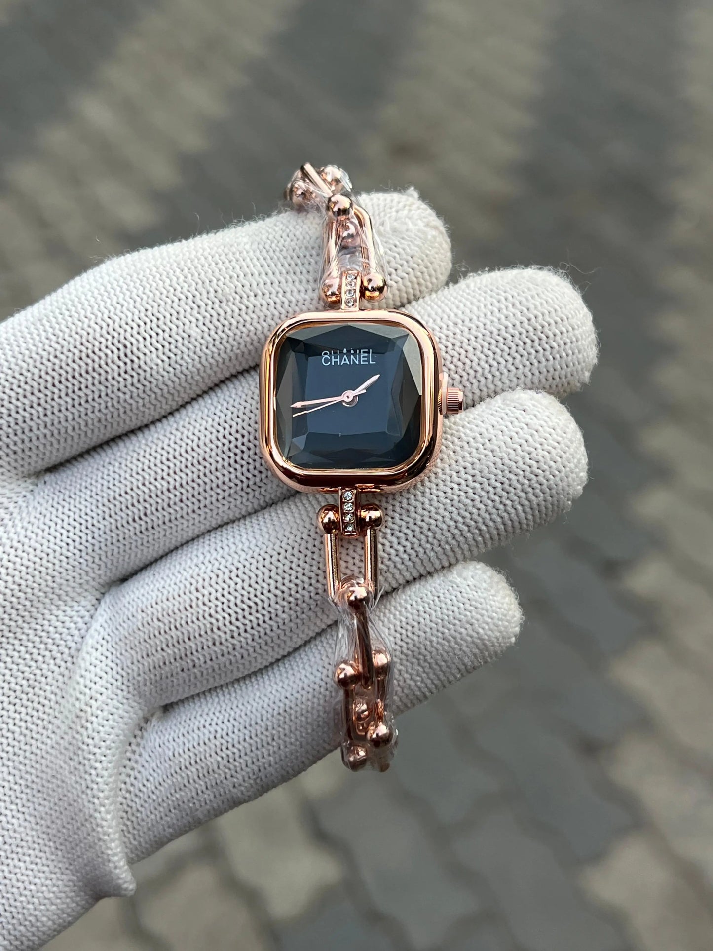 Channel Rose Gold Black