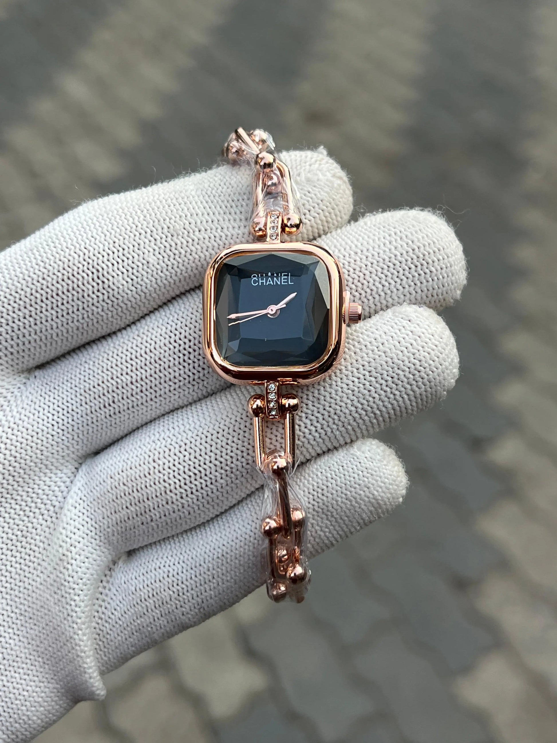 Channel Rose Gold Black