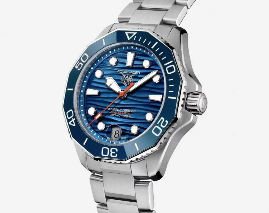 Tag Heue_r Aquaracer Professional 300m date automatic japan