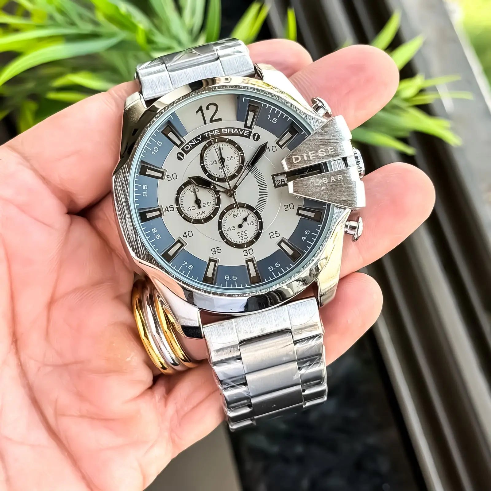 DIESEL_SILVER_GRAY