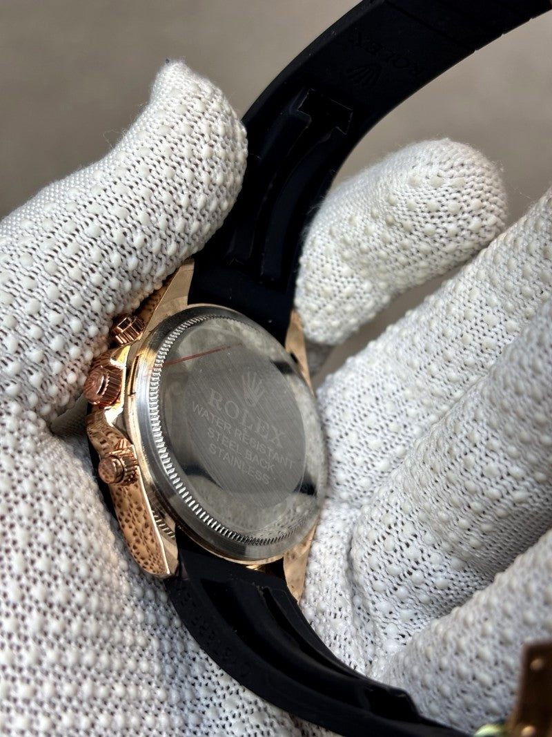 cosmograph daytona everose gold ceramic bezel black and sundust diamond dial oysterflex