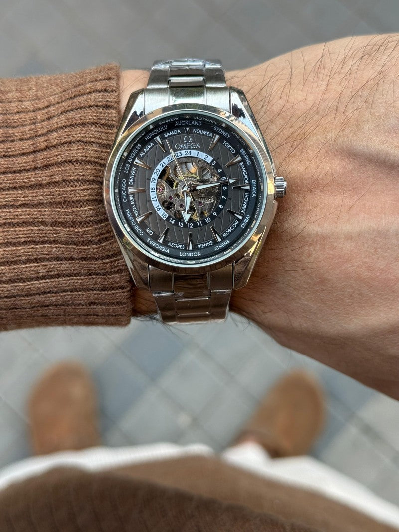 Omeg a Sea Master Aqua Terra World Timer Automatic Silver Black Stainless Steel