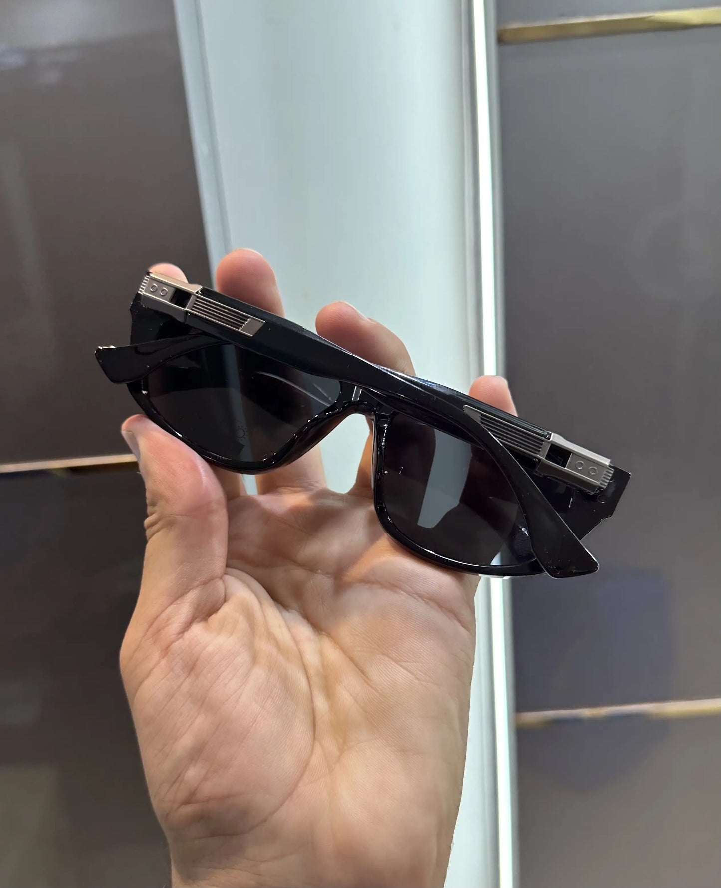 Prad a All Black Premium Shades 04