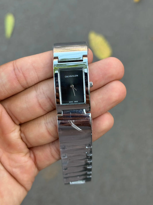Calvin Klei n Rectangular Women s Silver Black