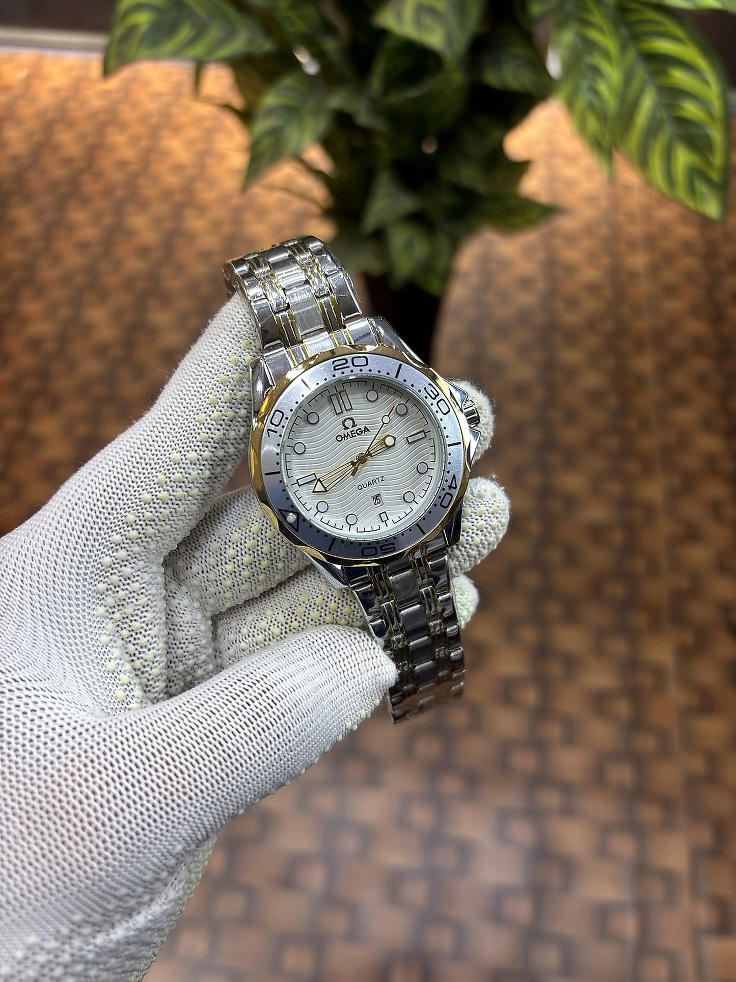 OMEGA SEAMASTER DIVER 300M 2 tone white dial