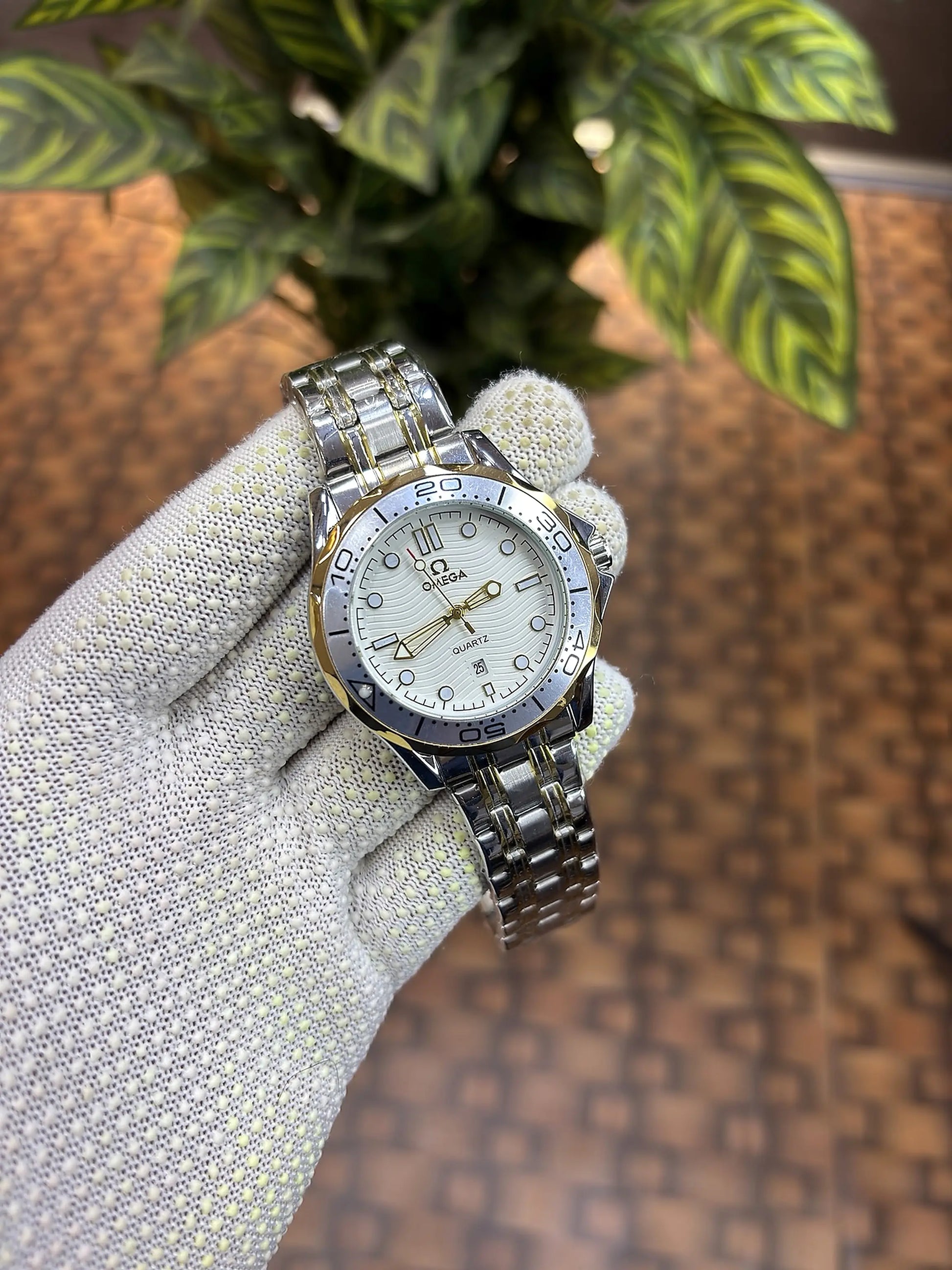 OMEGA SEAMASTER DIVER 300M 2 tone white dial