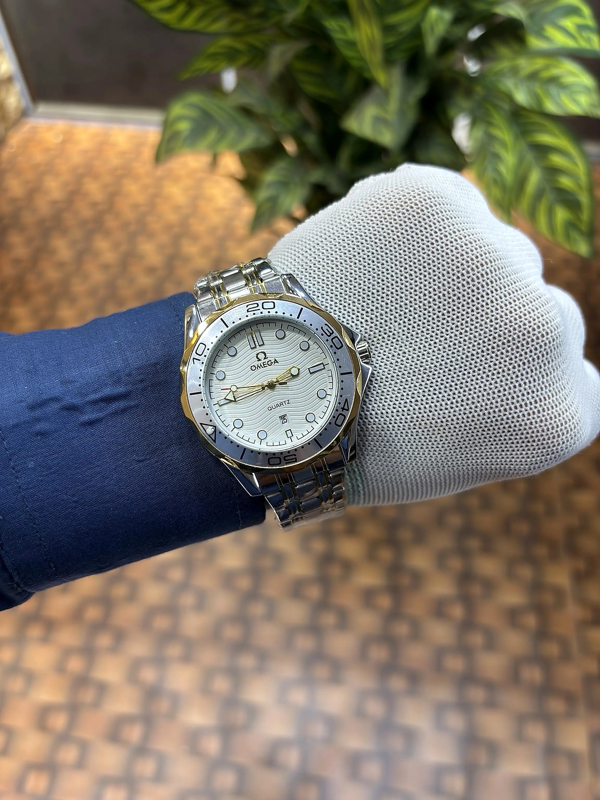 OMEGA SEAMASTER DIVER 300M 2 tone white dial