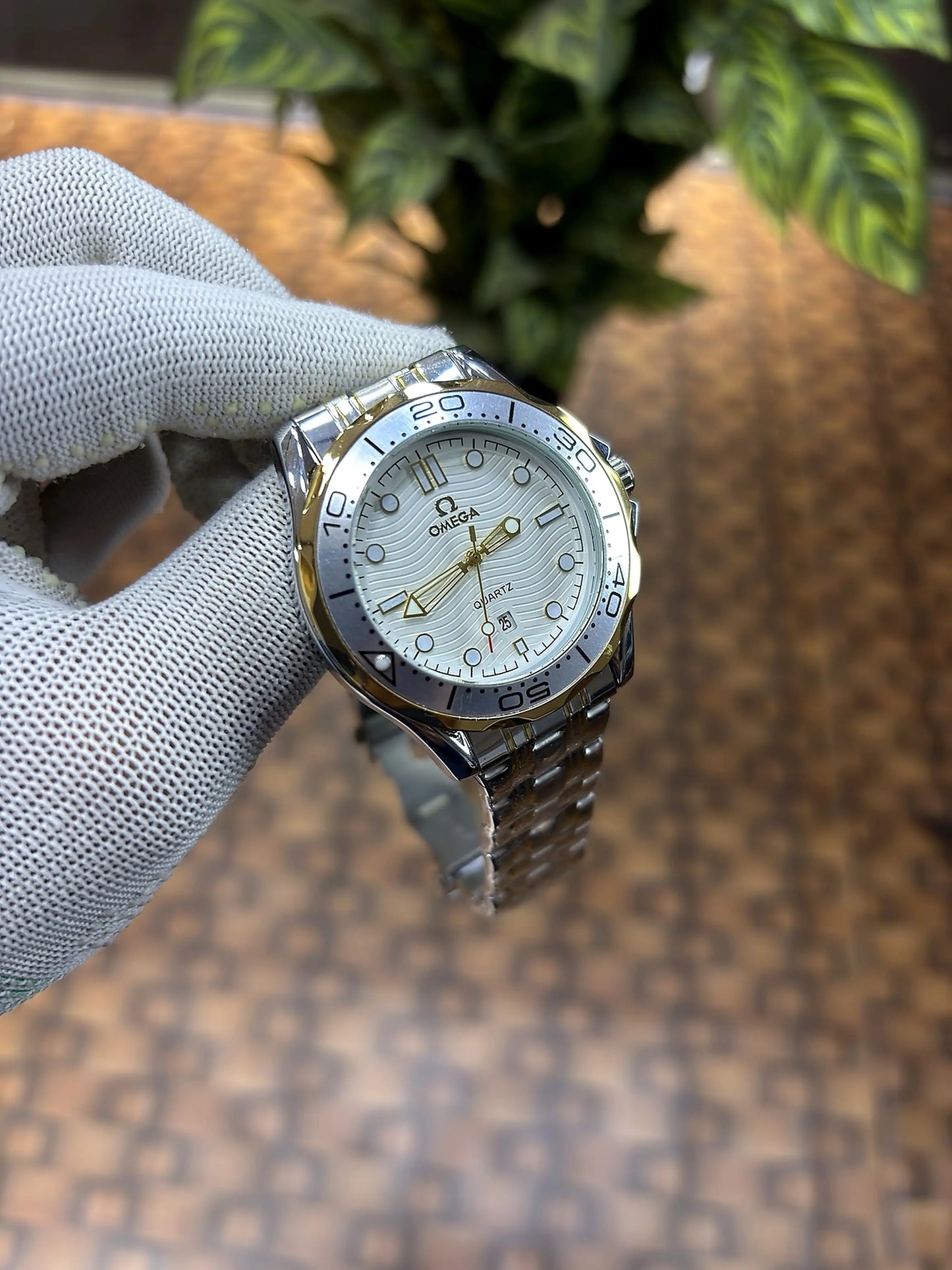 OMEGA SEAMASTER DIVER 300M 2 tone white dial