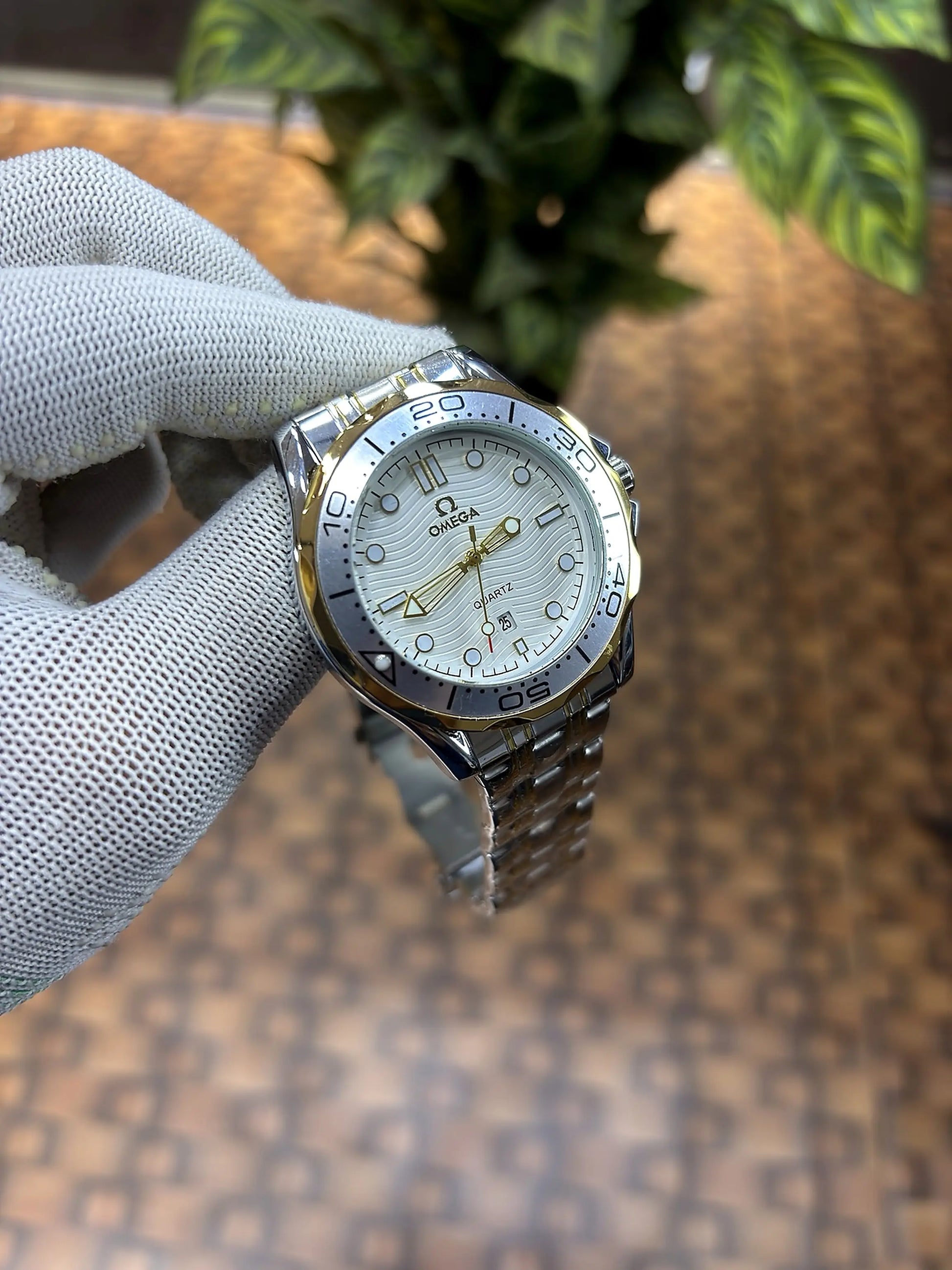 OMEGA SEAMASTER DIVER 300M 2 tone white dial