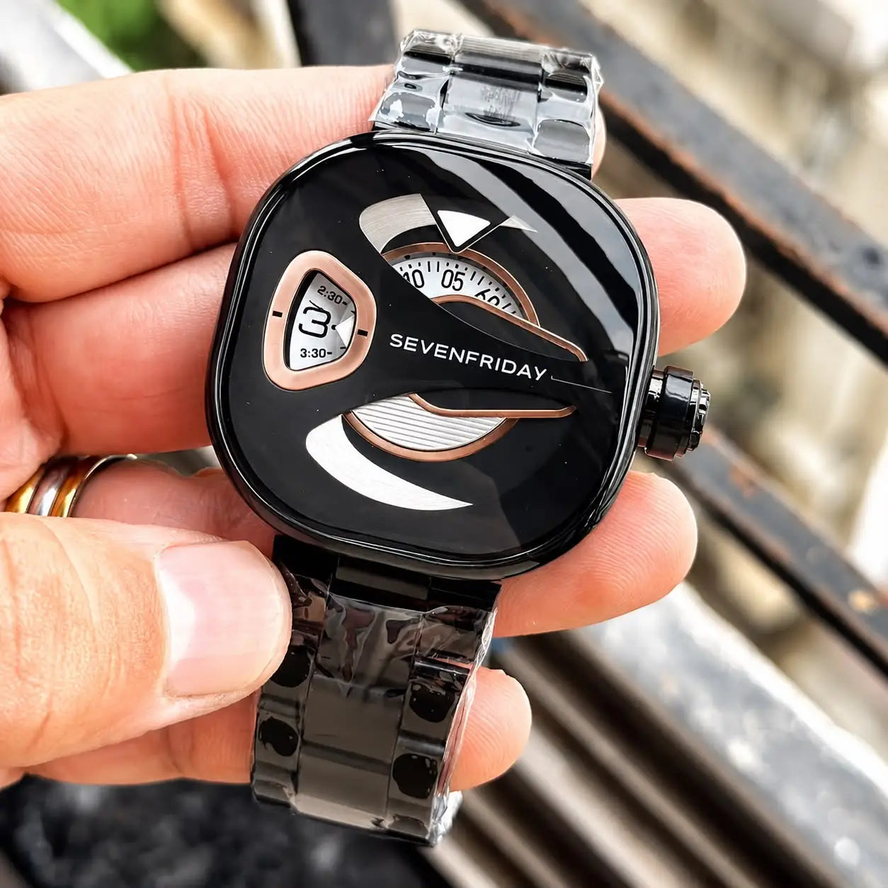 SEVEN_FRIDAY_FULL_BLACK