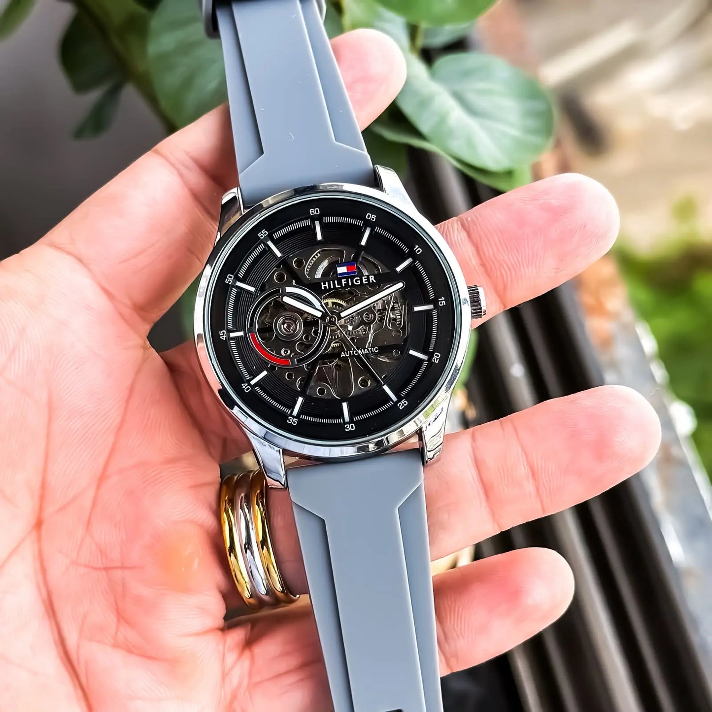 TOMMY_AUTO_SILVER_GRAY