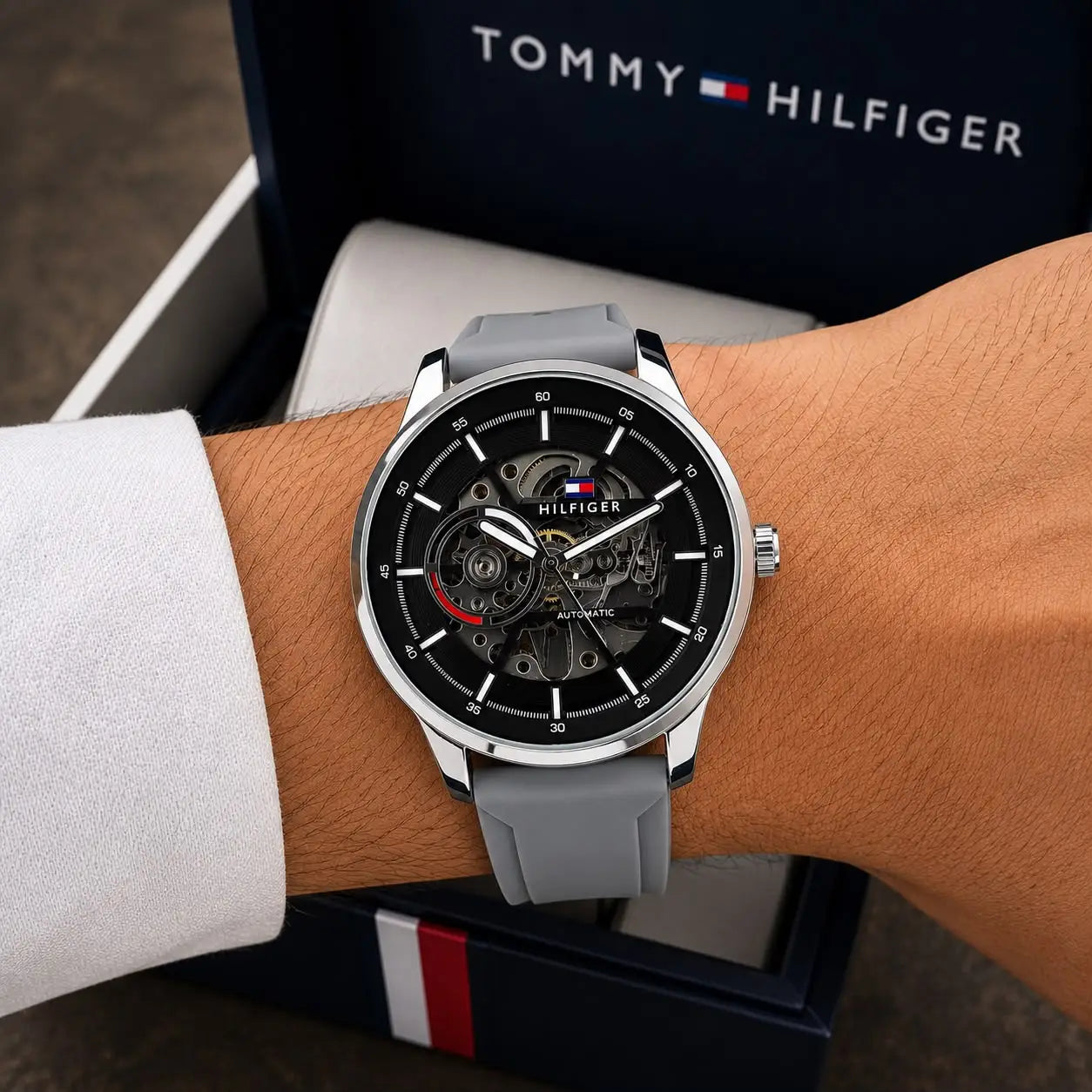 TOMMY_AUTO_SILVER_GRAY