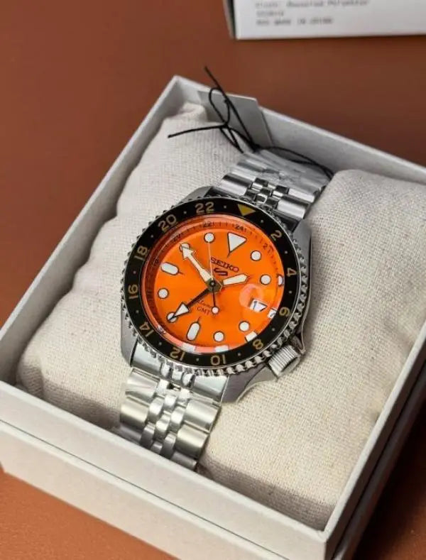 Seiko 5 GMT Orange Back Open 080