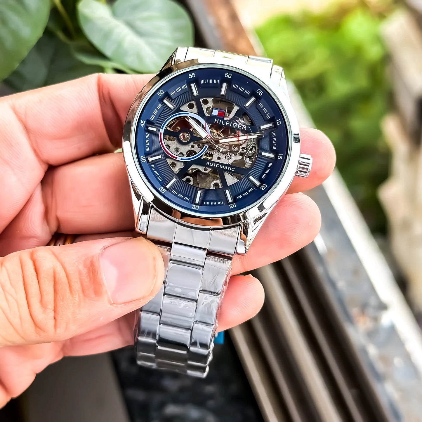 TOMMY_AUTO_SILVER_BLUE