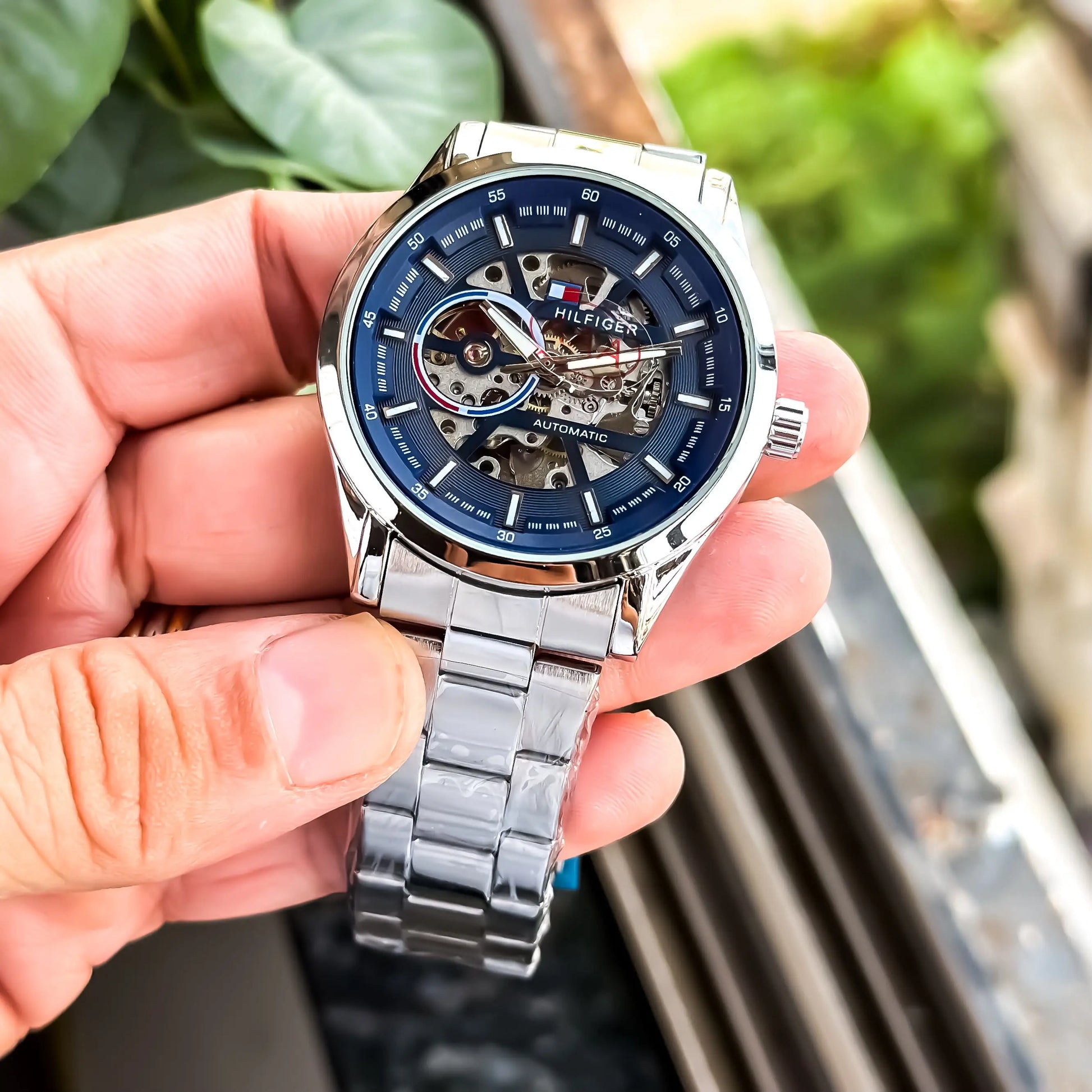 TOMMY_AUTO_SILVER_BLUE