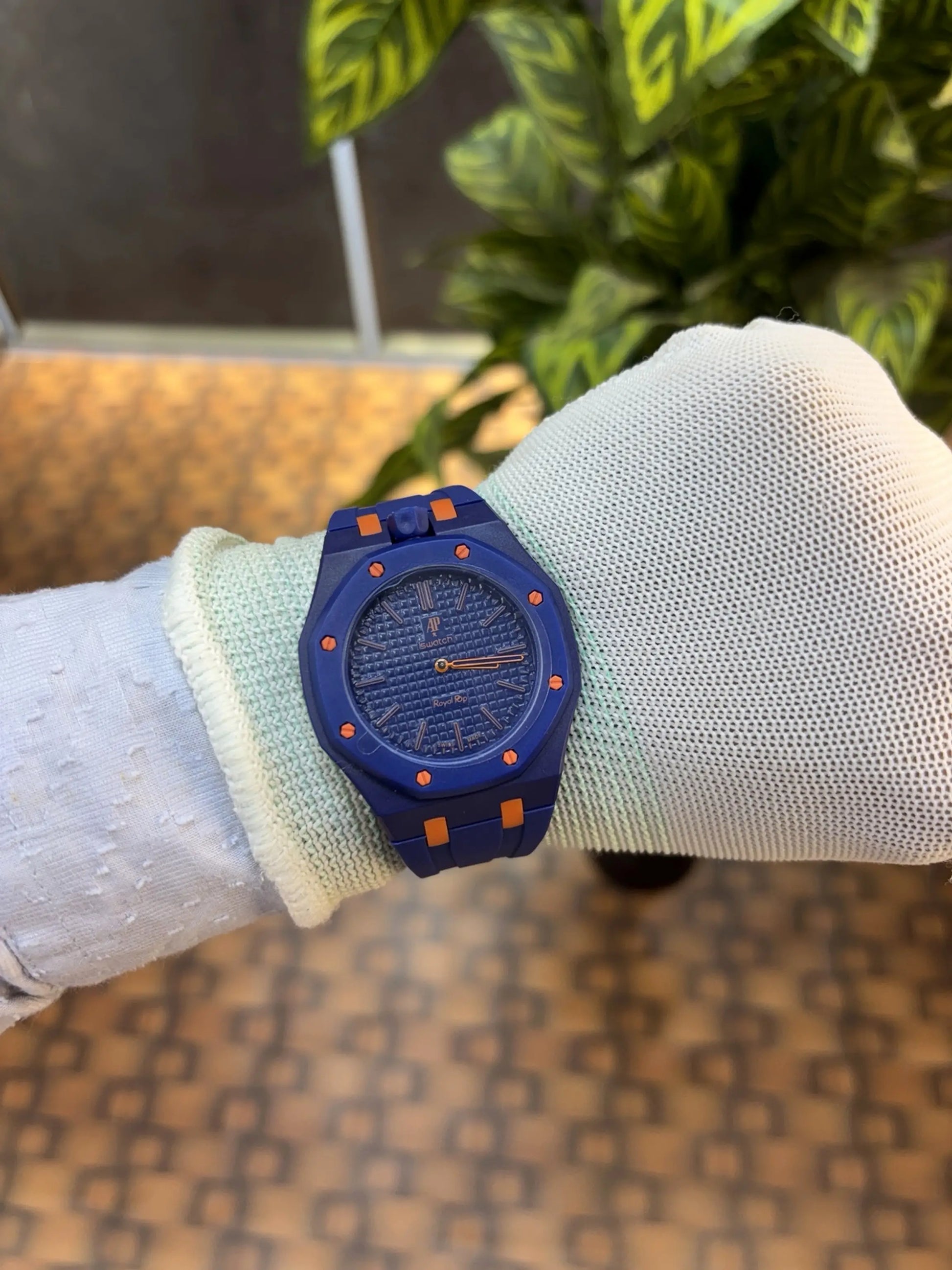 AP X SWATCH ROYAL POP WITH BOX AND SILICON STRAP 