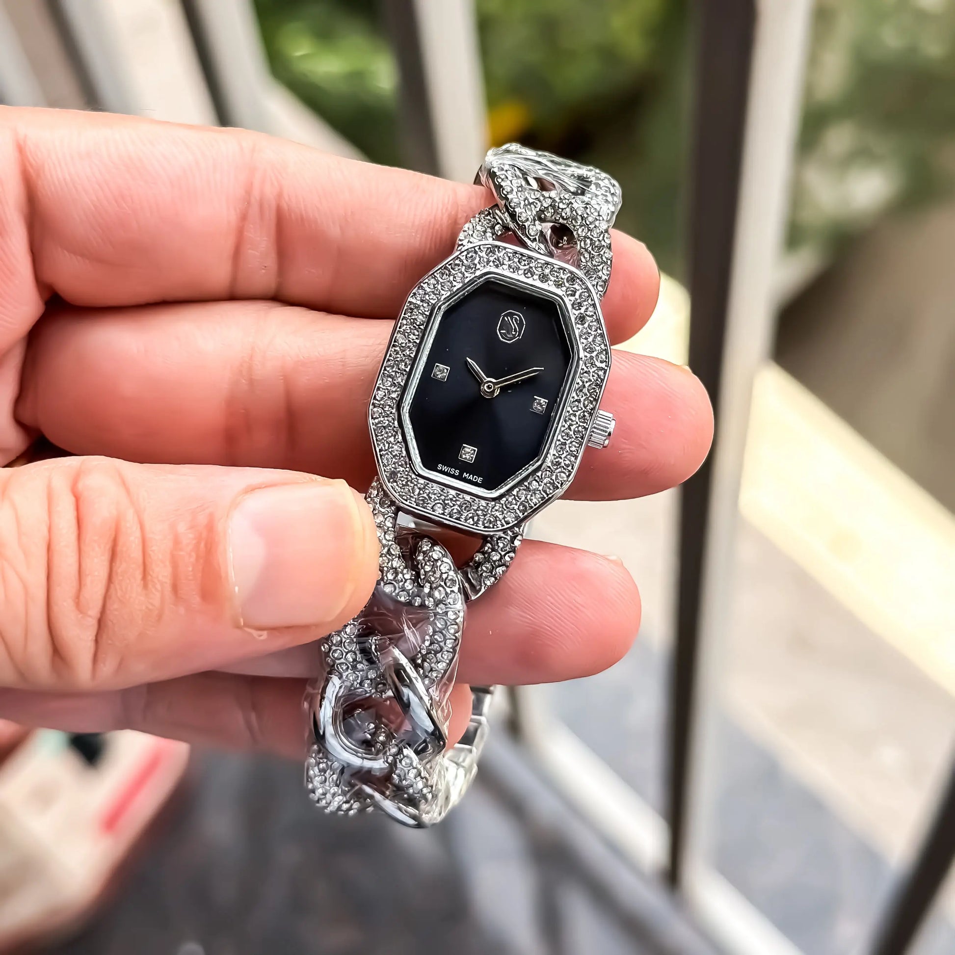 SWAROVSKI_SILVER_BLACK
