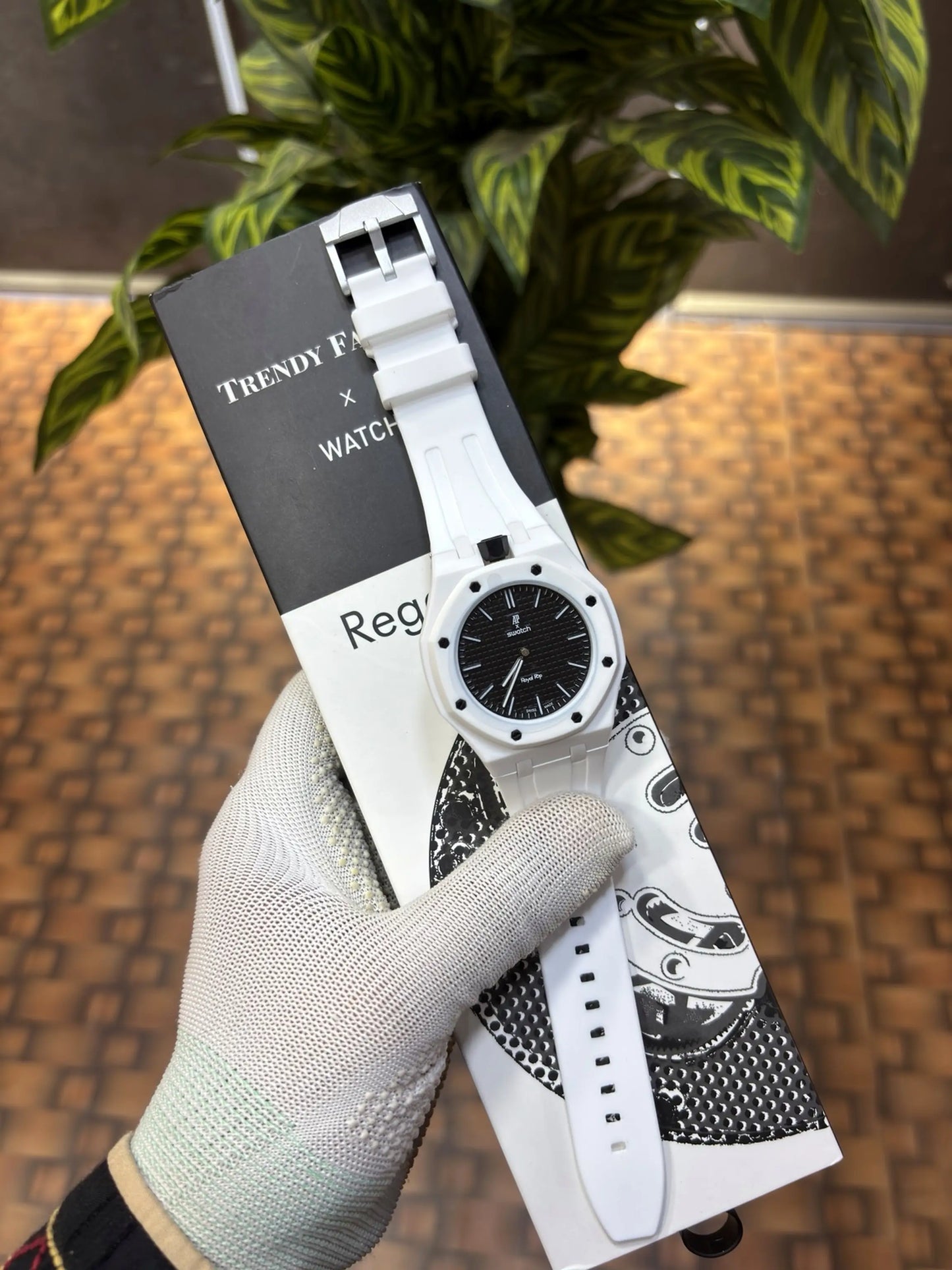 AP X SWATCH ROYAL POP WITH BOX AND SILICON STRAP 