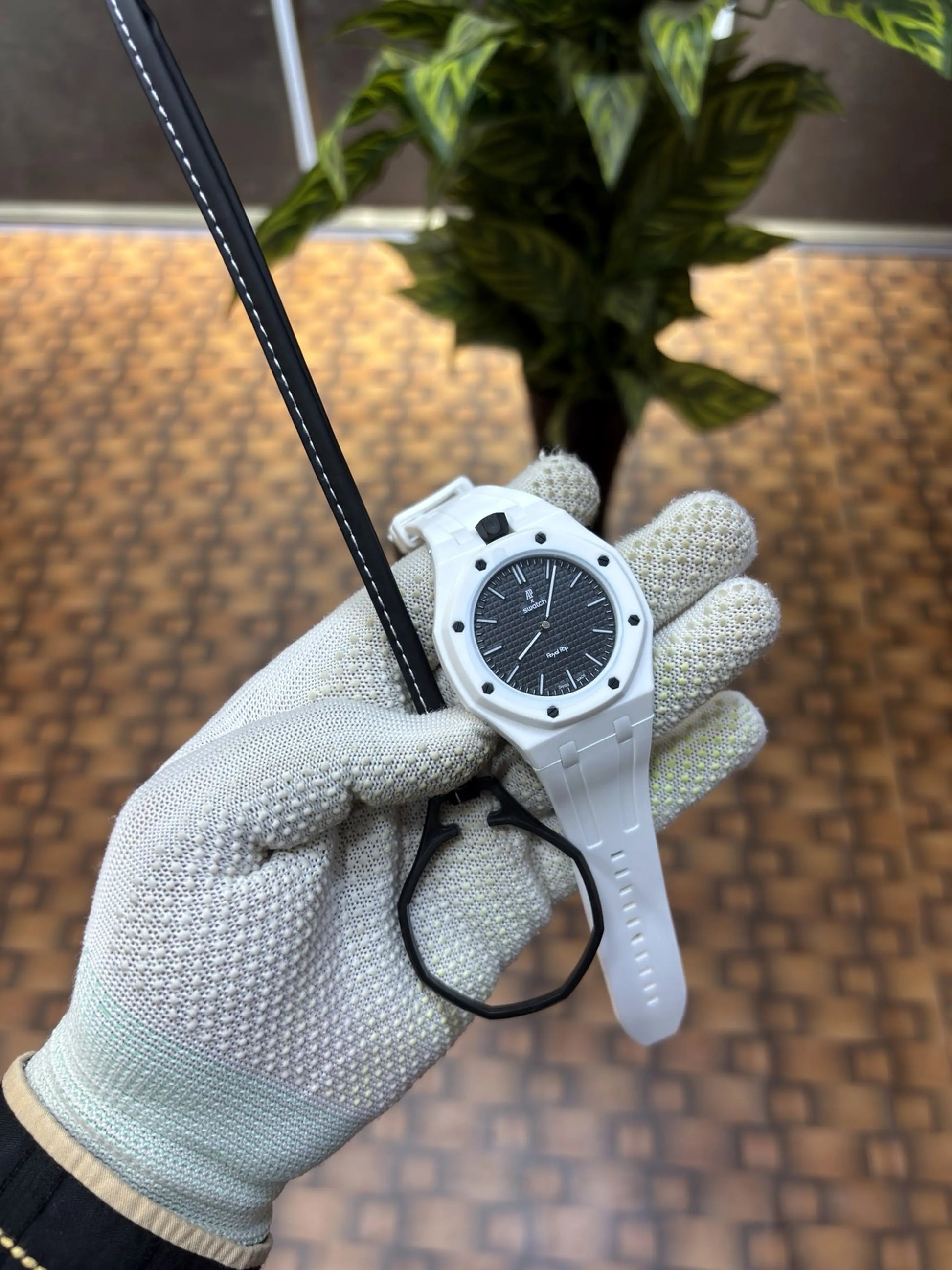 AP X SWATCH ROYAL POP WITH BOX AND SILICON STRAP 
