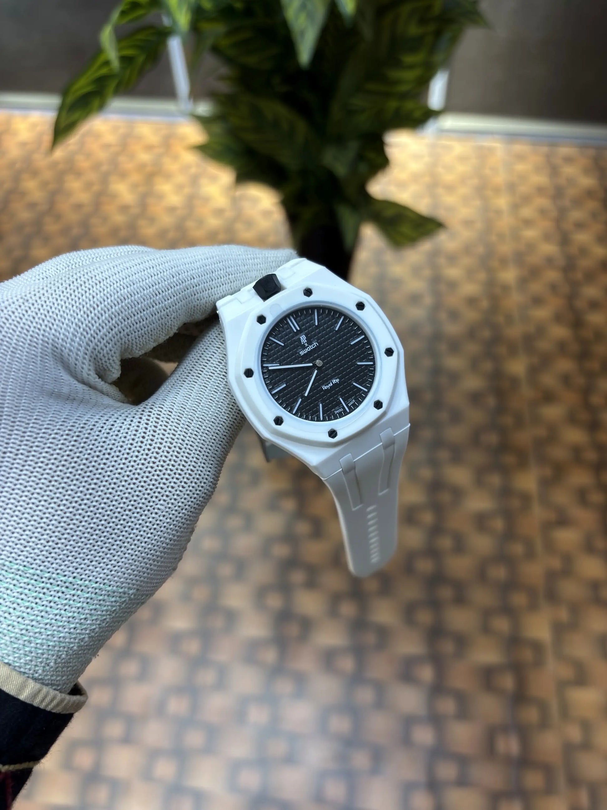 AP X SWATCH ROYAL POP WITH BOX AND SILICON STRAP 