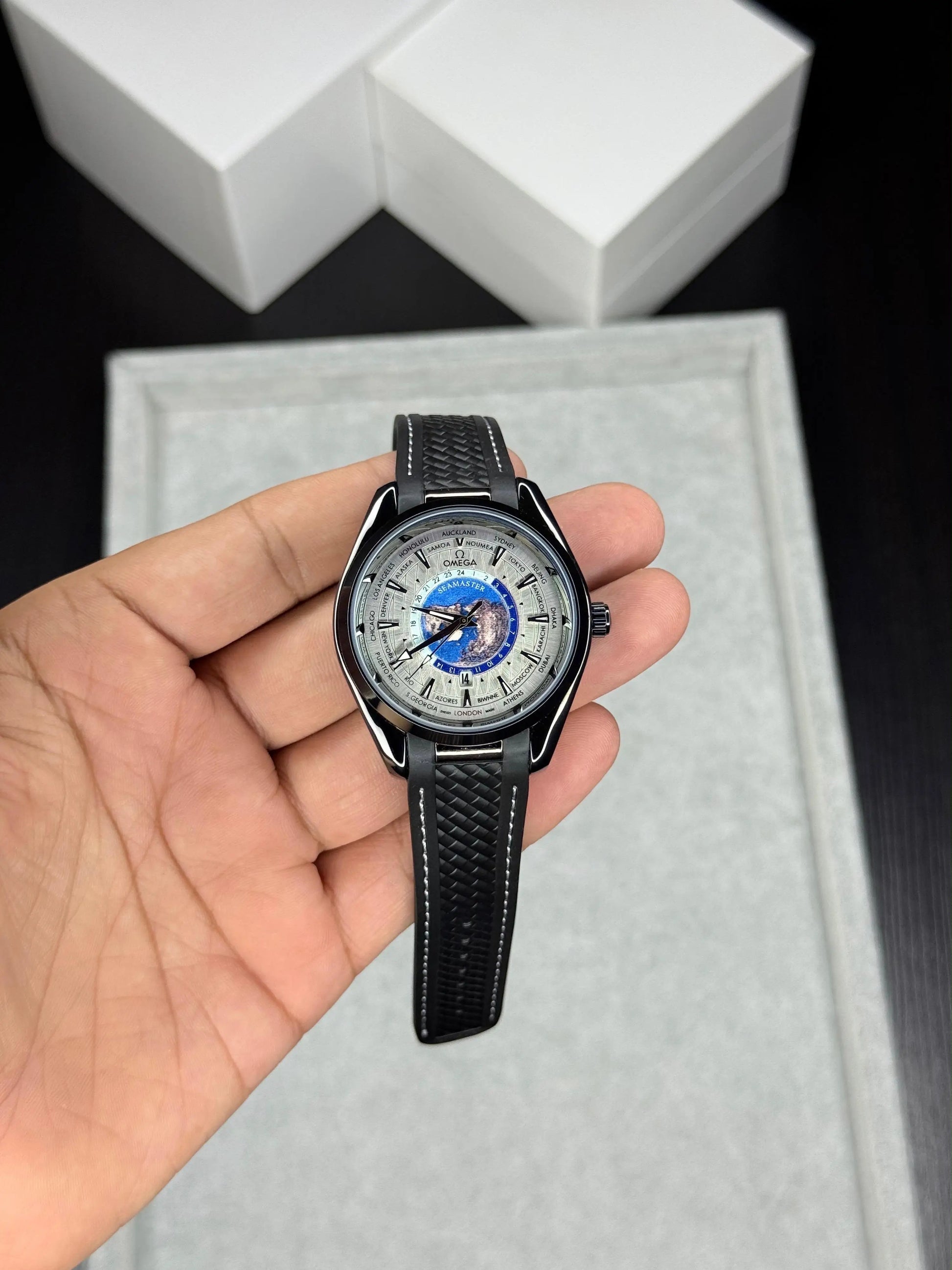 Omega Sea Master World Map Black Back Open Quartz 