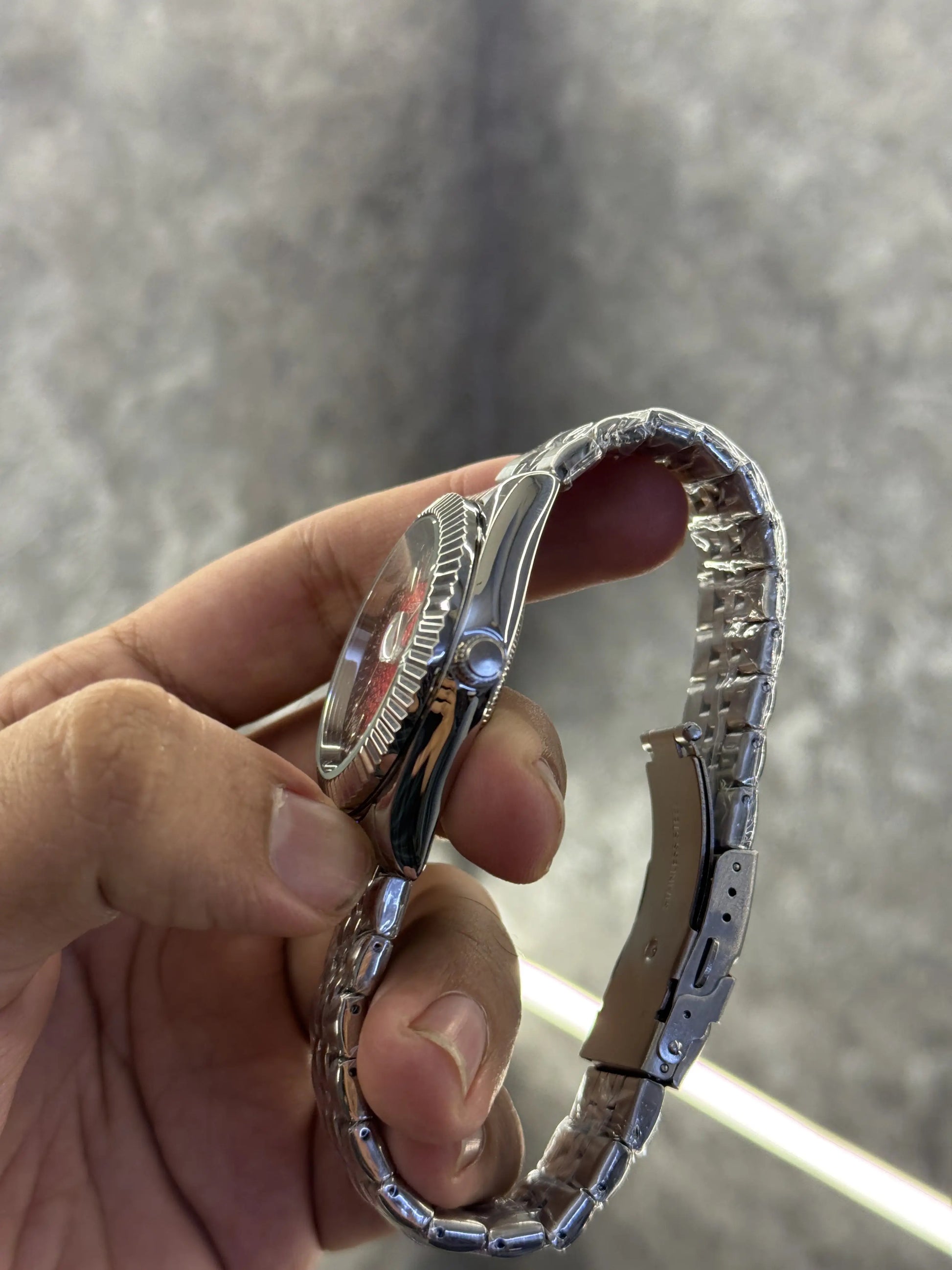 Seiko Mod Date Just Red Ombre Textured (Premium Quality) 