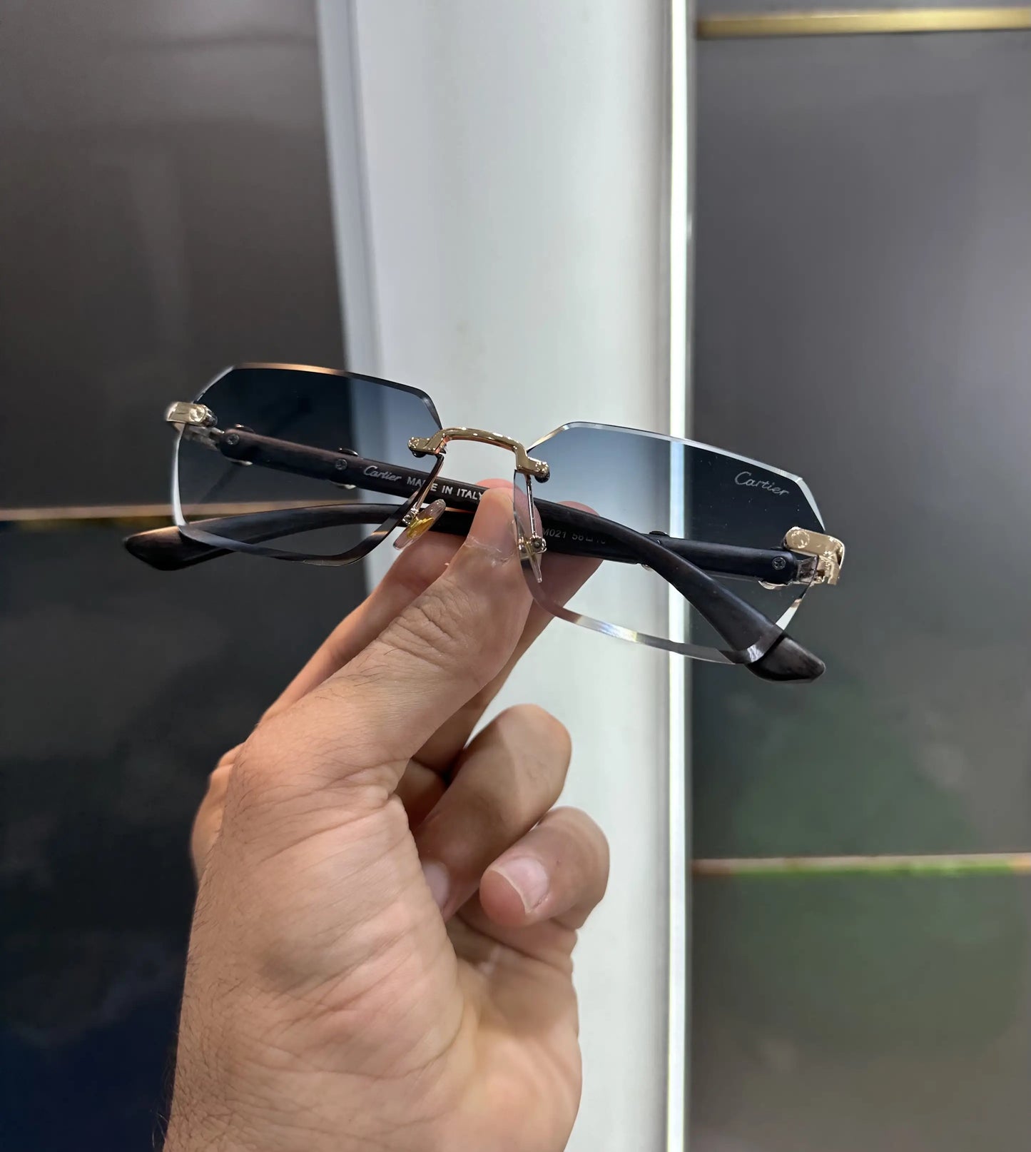 Cartie r Black Blue Premium Shades 021