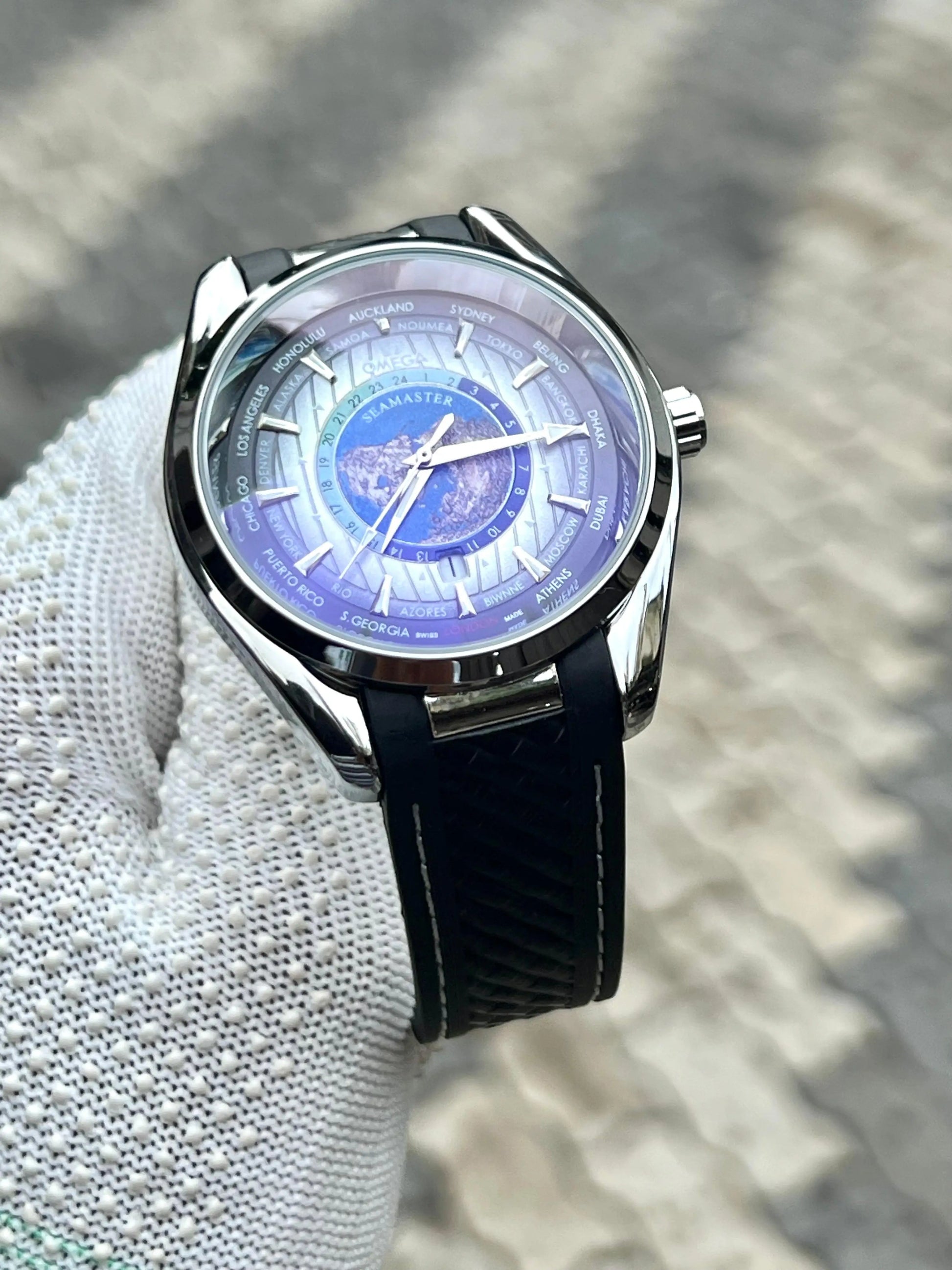 Omega Sea Master World Map Black Back Open Quartz 