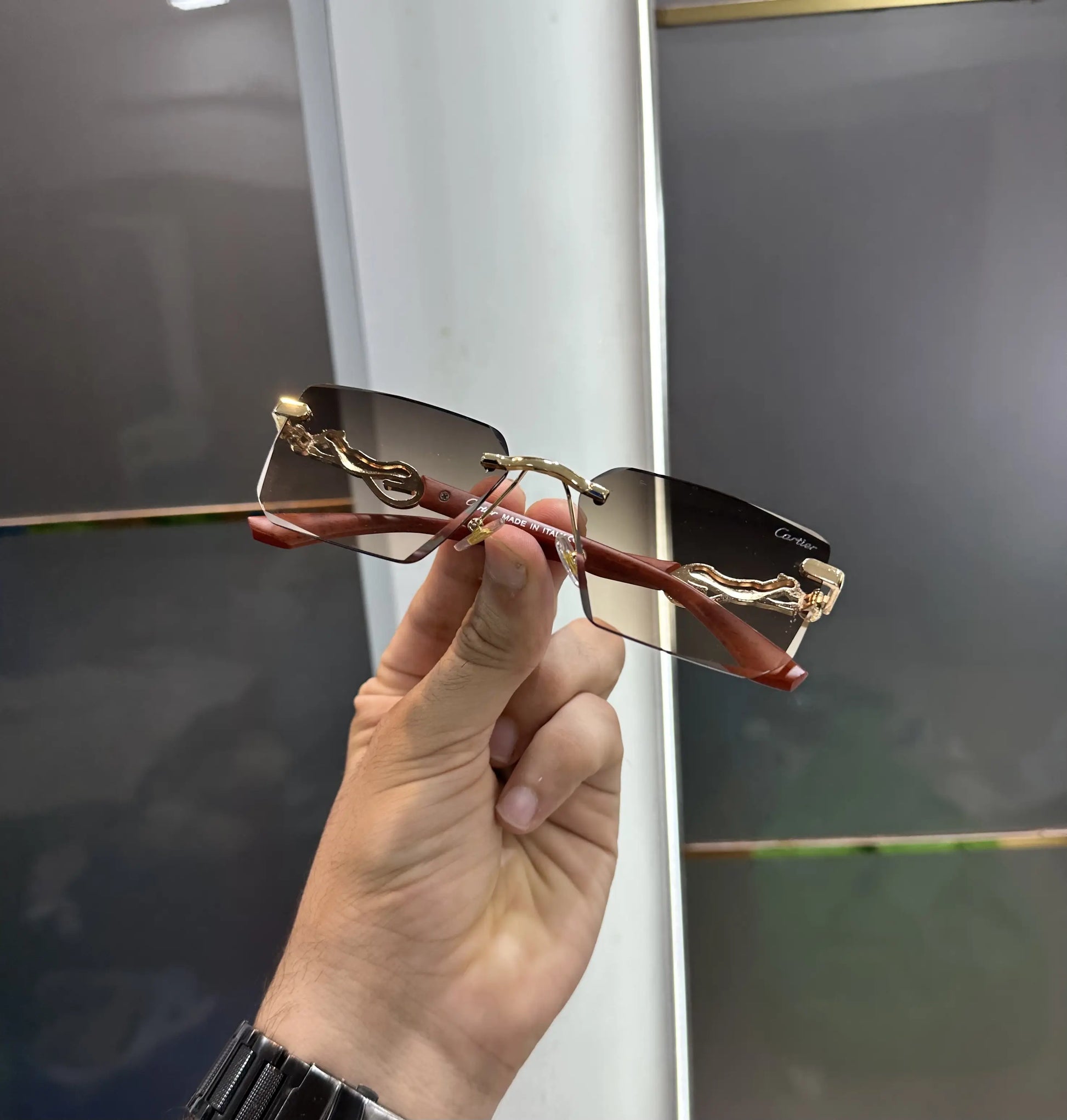 Cartie r Wood Brown Premium Shades 002